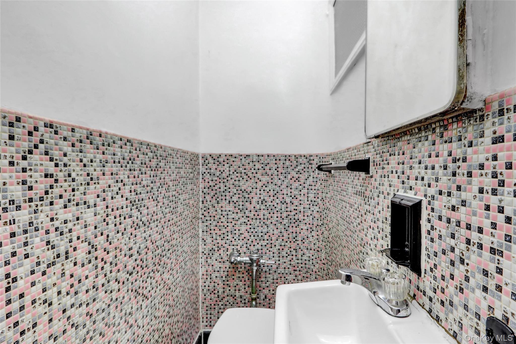 #8 photo, 14007 68th Drive, Kew Garden Hills , NY 11367