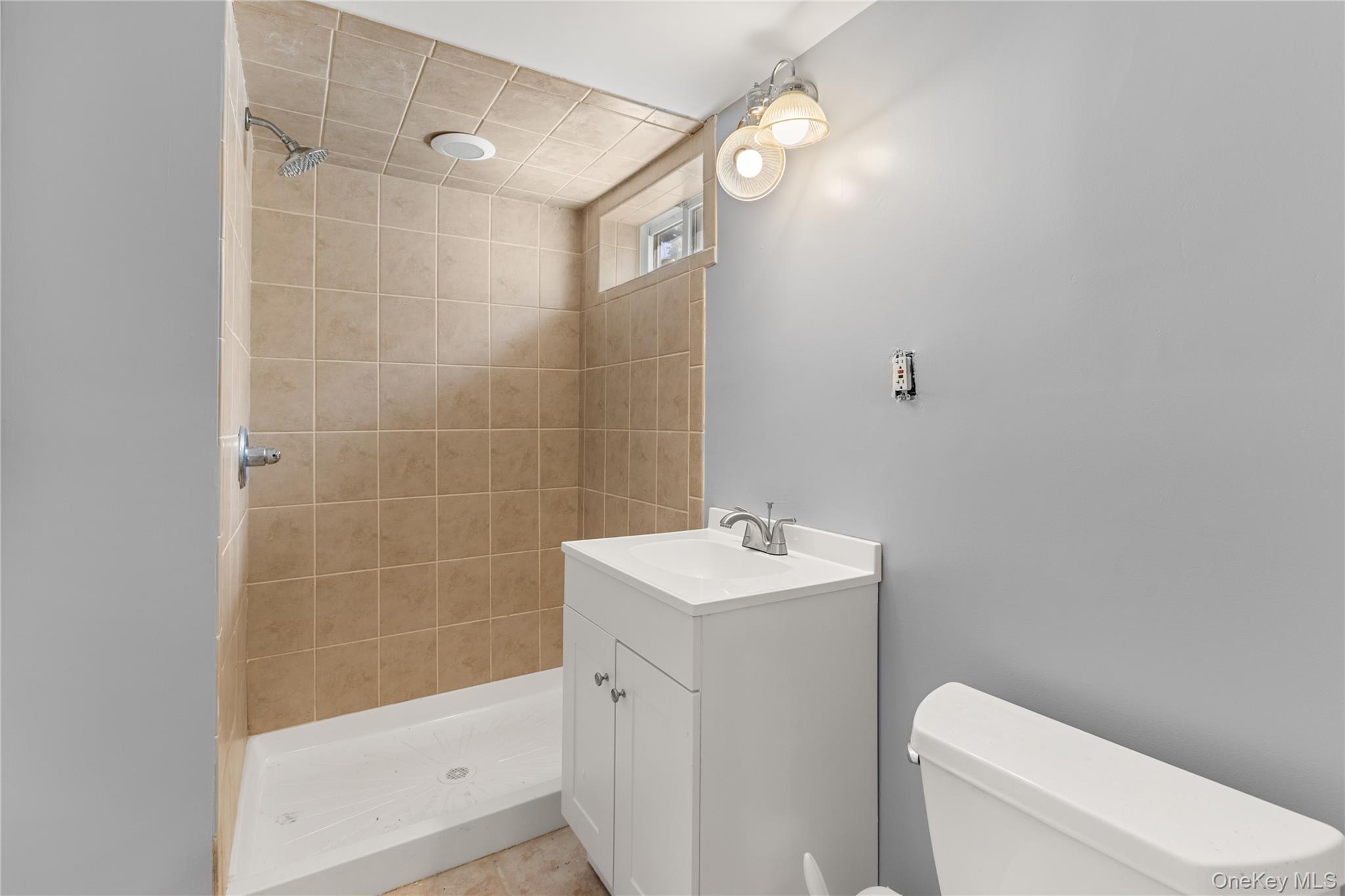 #14 photo, 1023 Carll Drive, Bay Shore , NY 11706