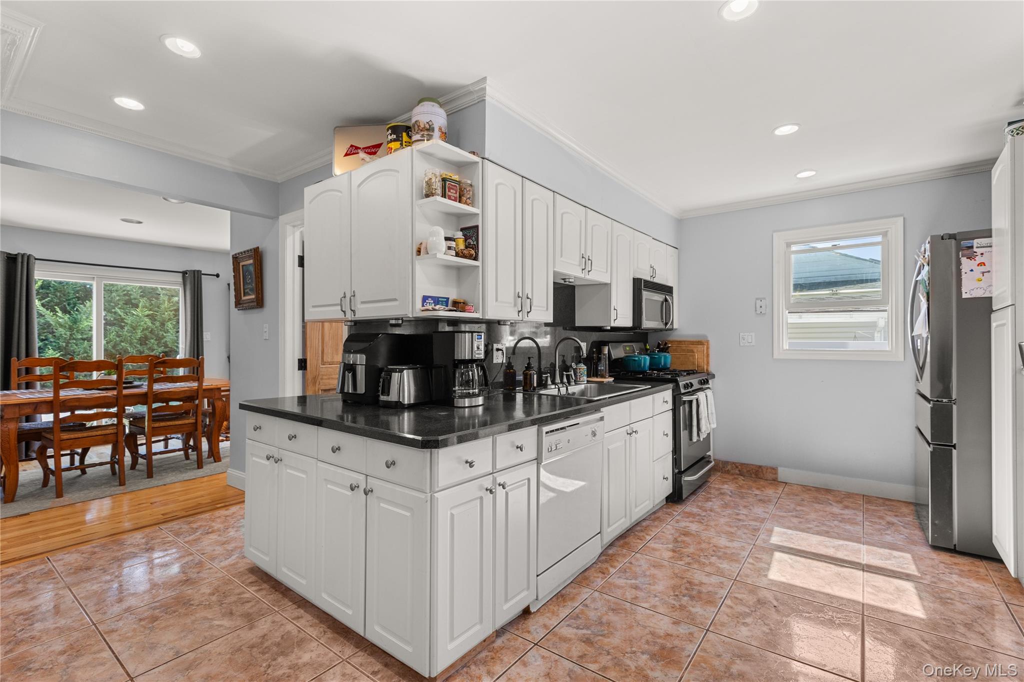 #7 photo, 1023 Carll Drive, Bay Shore , NY 11706