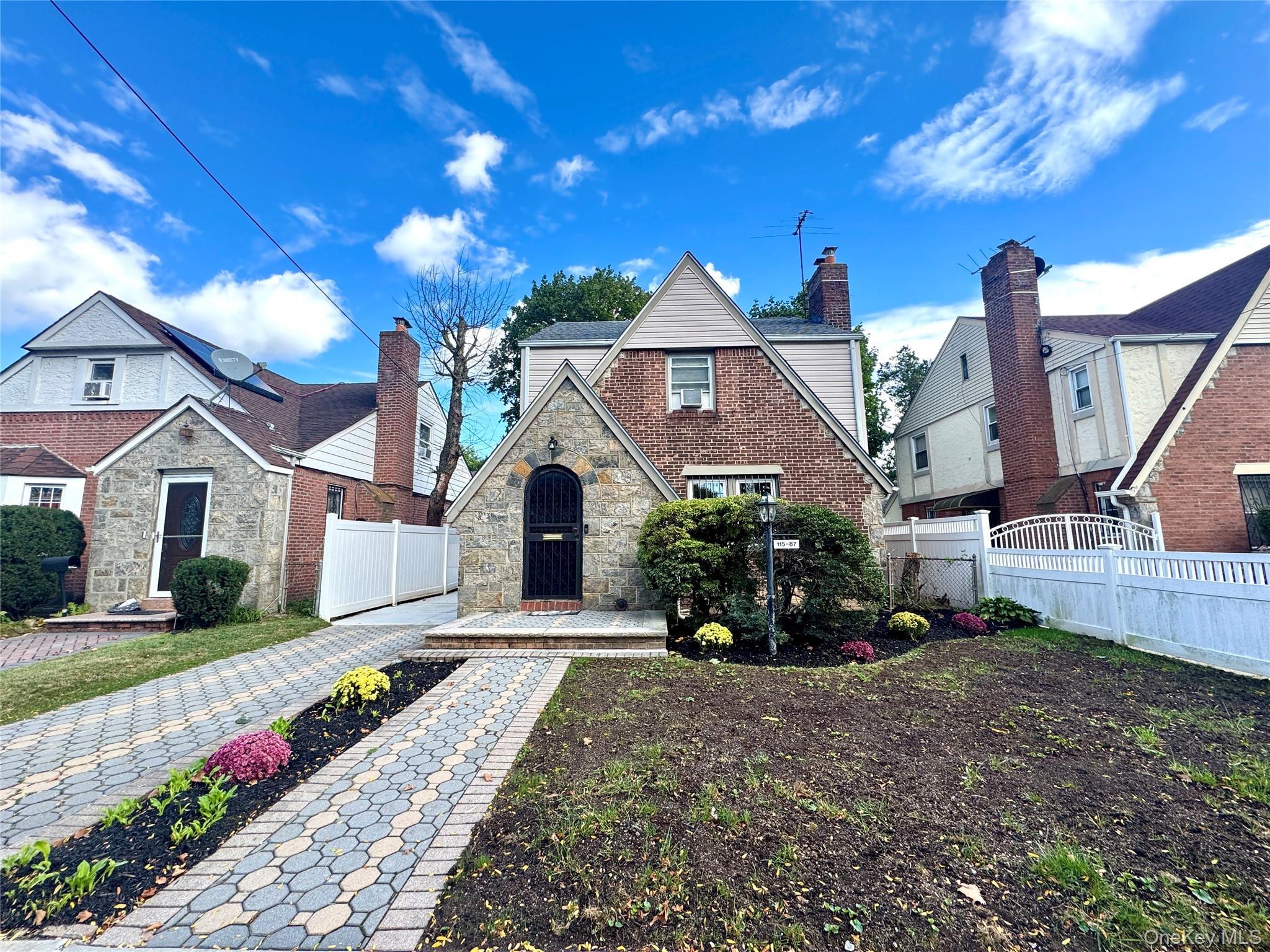 #1 photo, 115-87 219th Street, कुईंस Cambria Heights , NY 11411