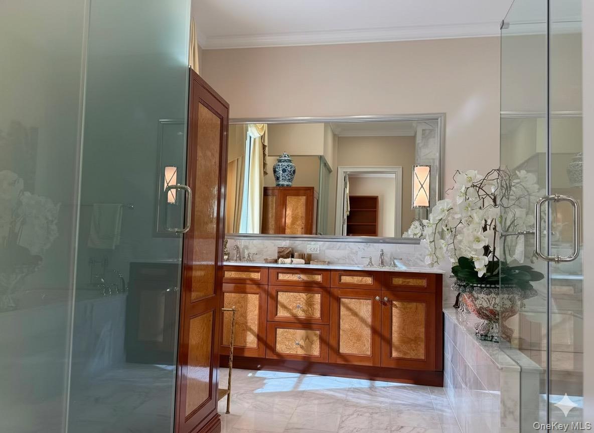 #16 photo, 6000 Royal Court, ナッソー郡 North Hills , NY 11040