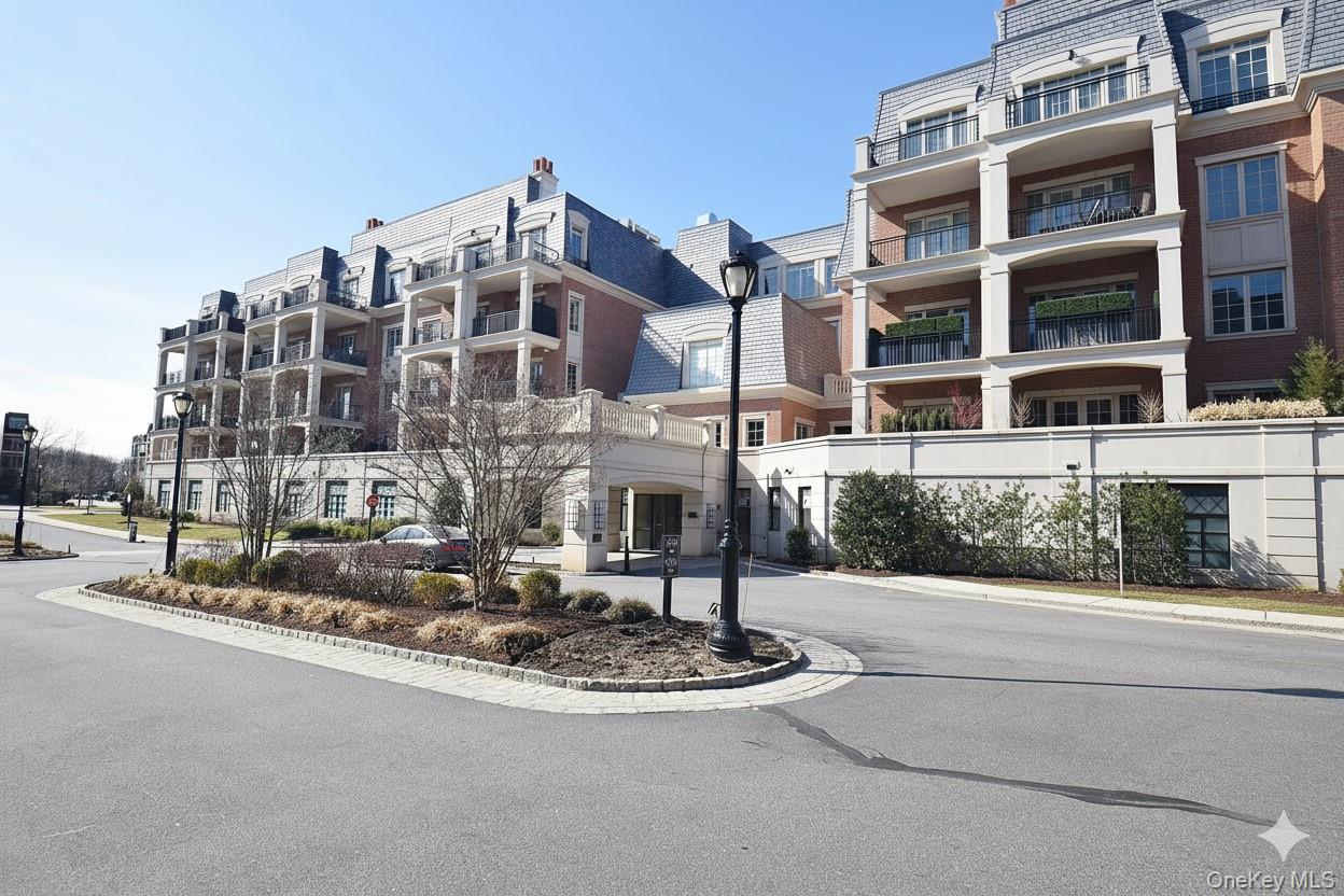 #2 photo, 6000 Royal Court, ナッソー郡 North Hills , NY 11040