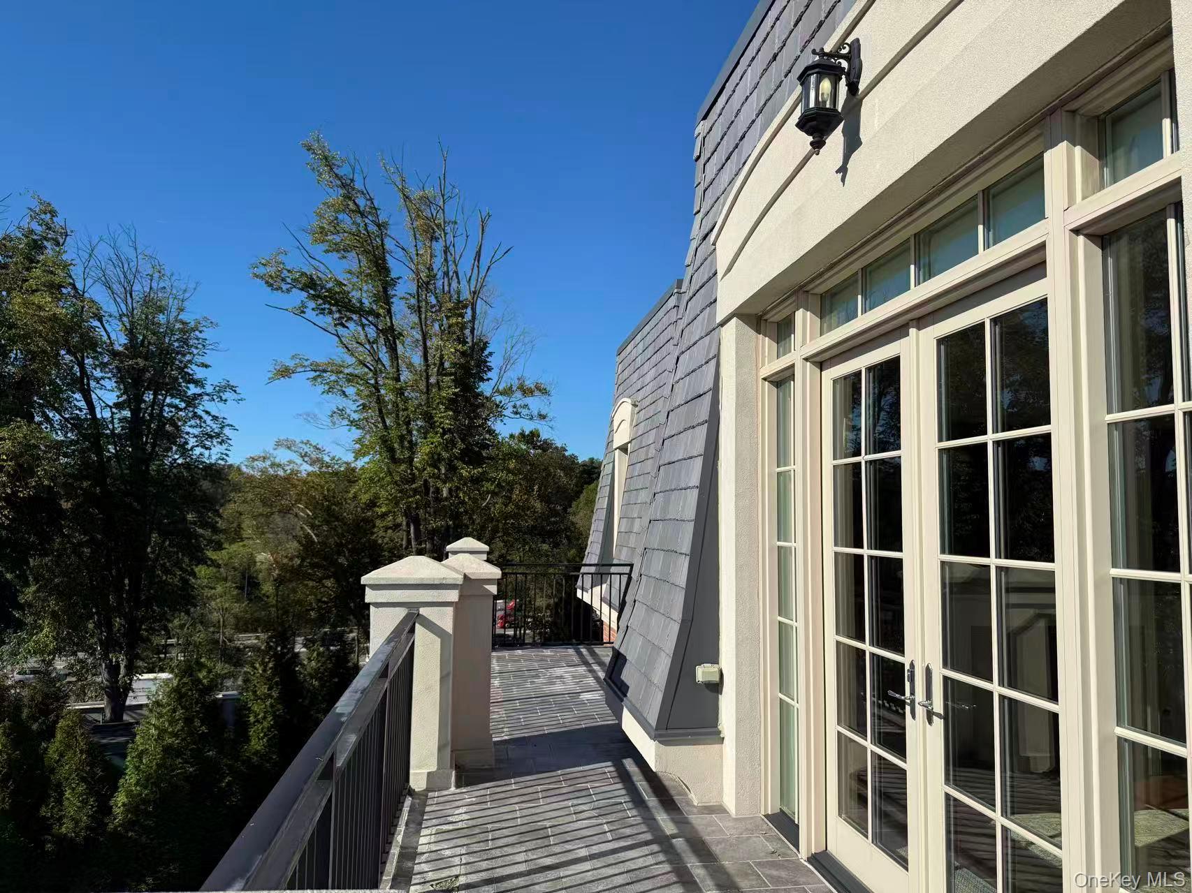 #20 photo, 6000 Royal Court, ナッソー郡 North Hills , NY 11040