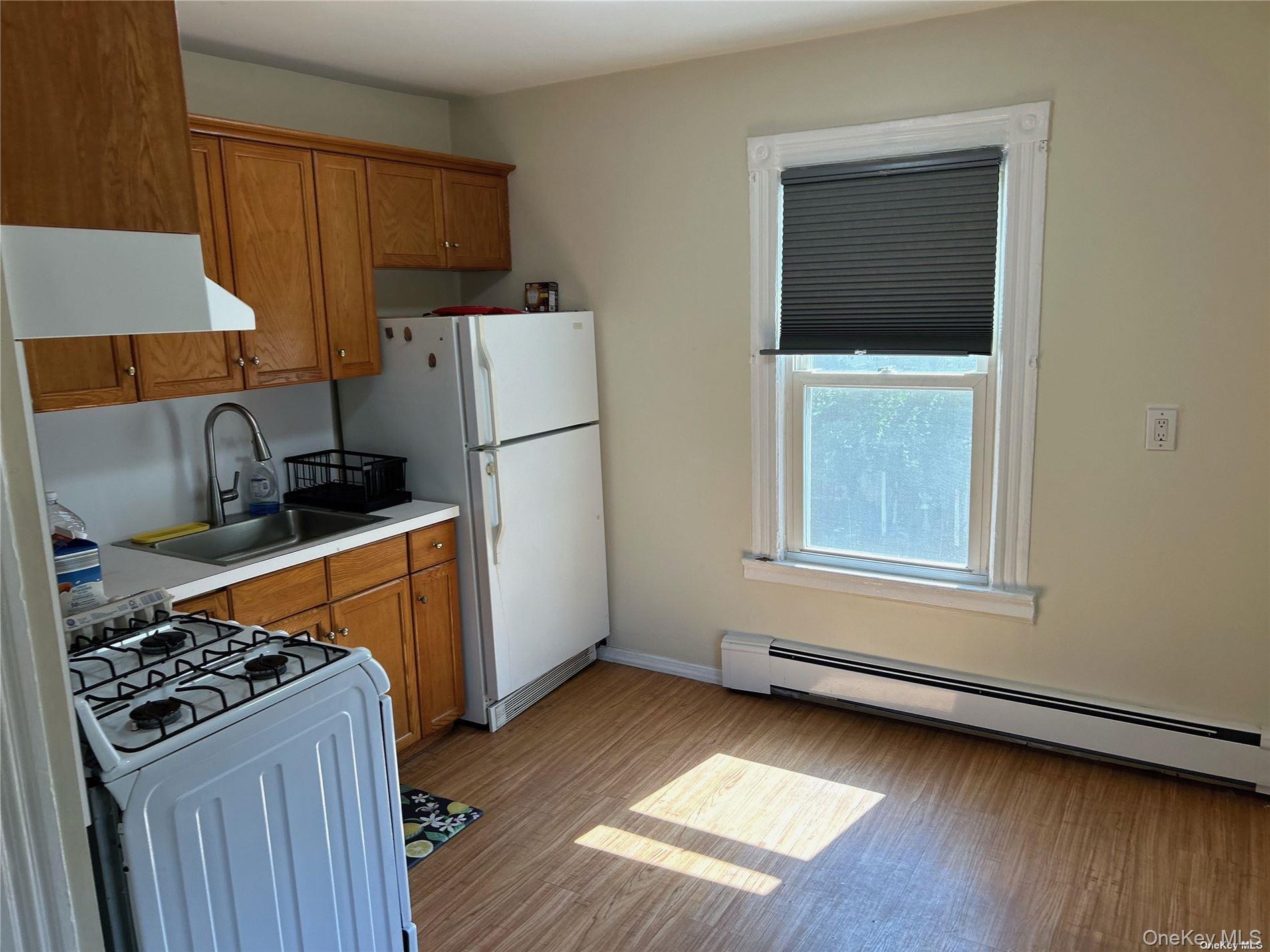 #9 photo, 84 Walnut Street, Lynbrook , NY 11563