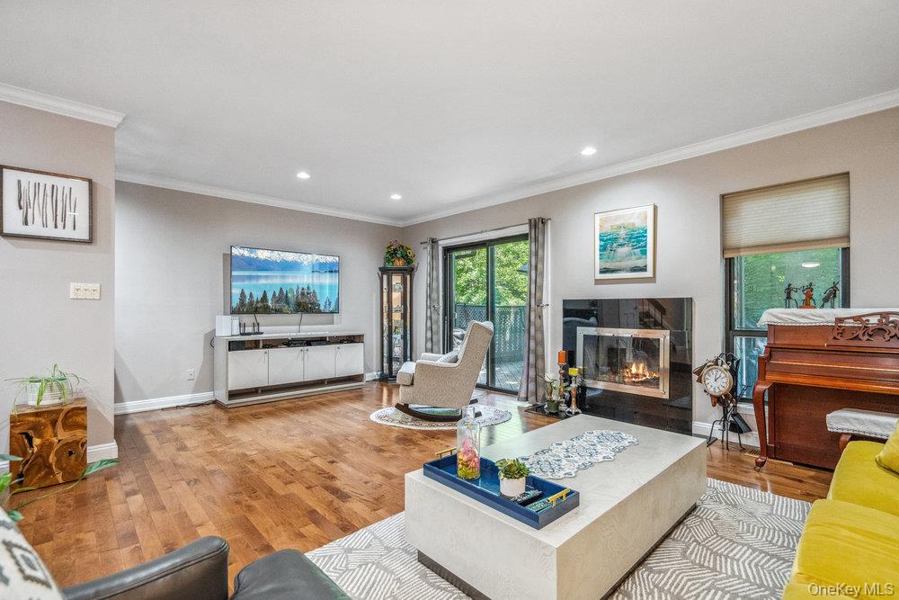 #1 photo, 31 Club House Court, ناسو Jericho , NY 11753