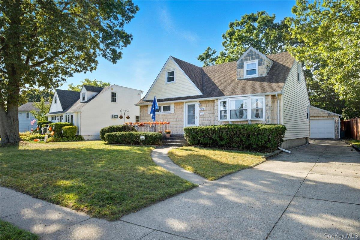 #1 photo, 3678 Bernard Drive, 长岛 Wantagh , NY 11793