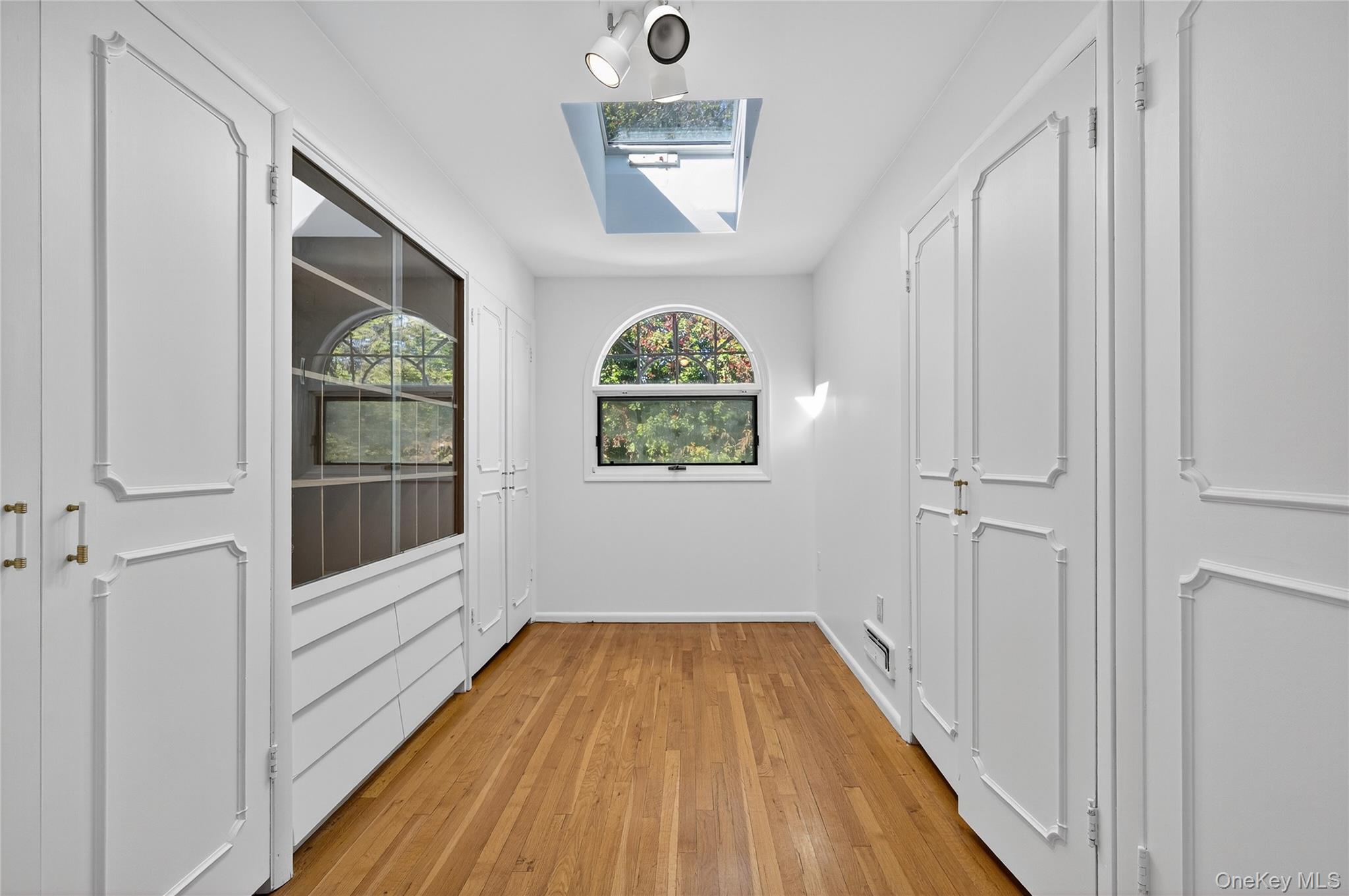 #18 photo, 39 Hummingbird Drive, ナッソー郡 East Hills , NY 11576