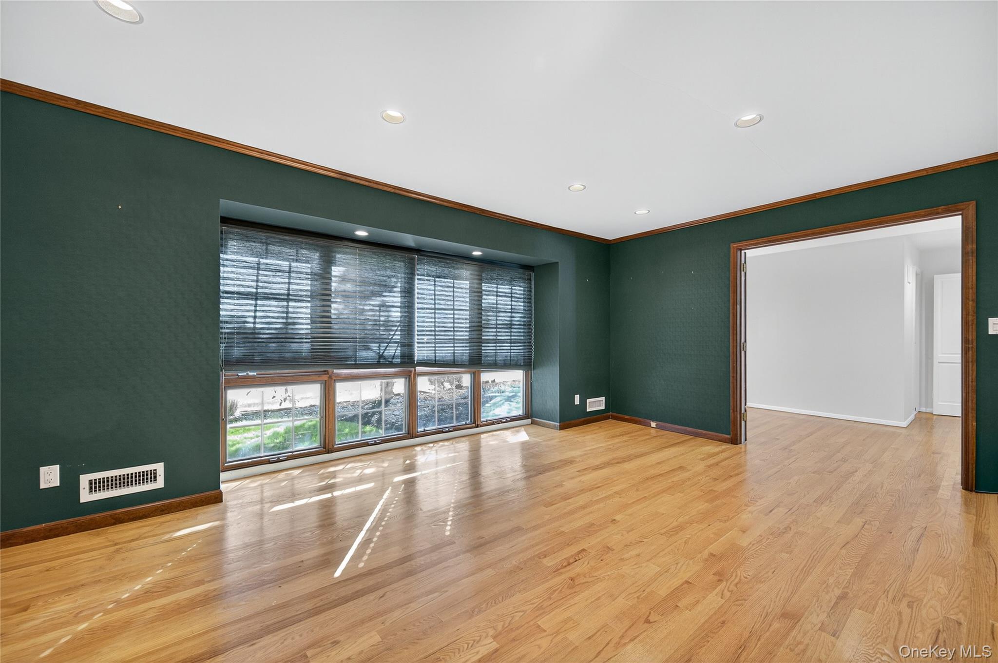 #4 photo, 39 Hummingbird Drive, ナッソー郡 East Hills , NY 11576