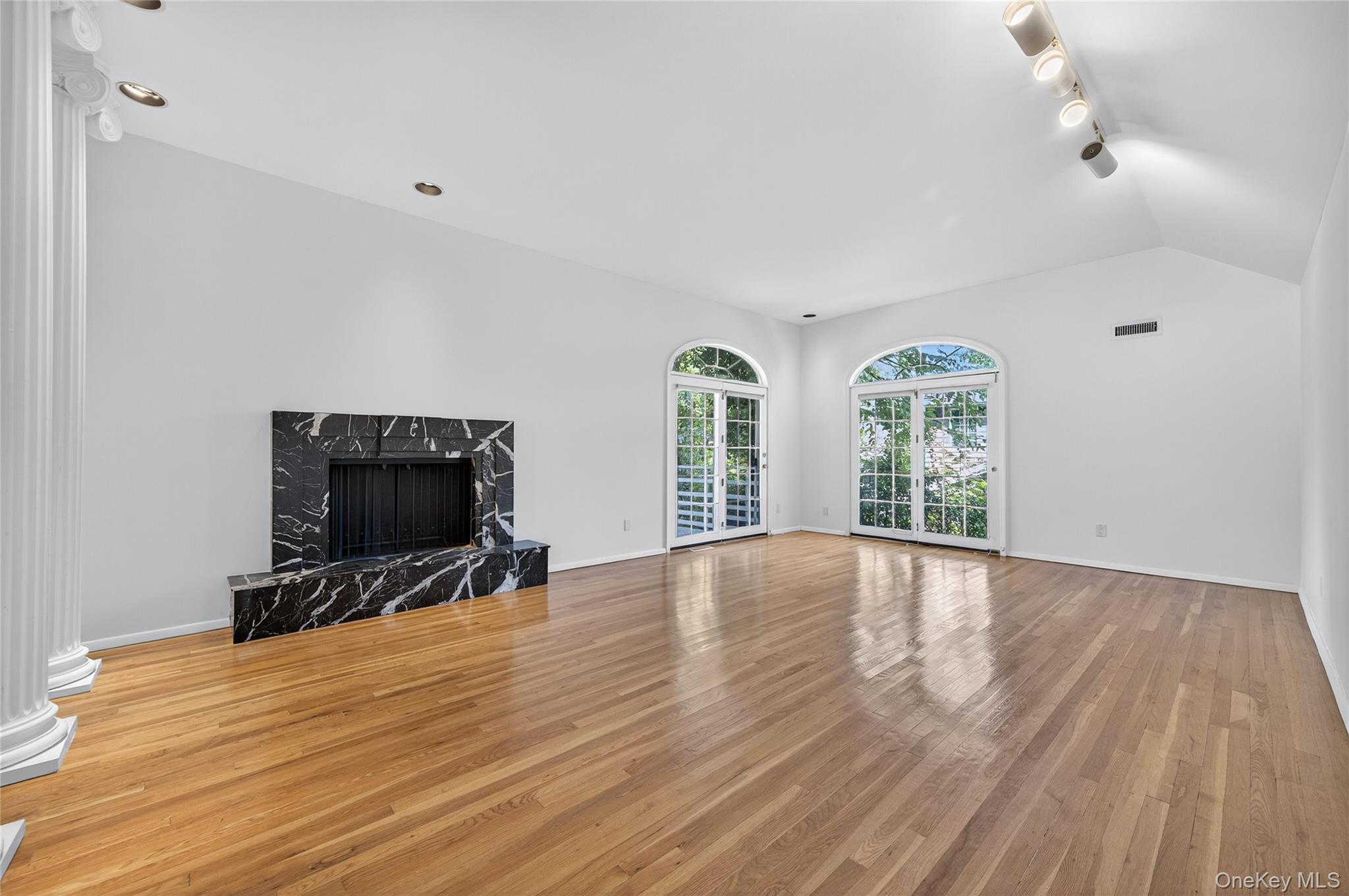 #5 photo, 39 Hummingbird Drive, ナッソー郡 East Hills , NY 11576