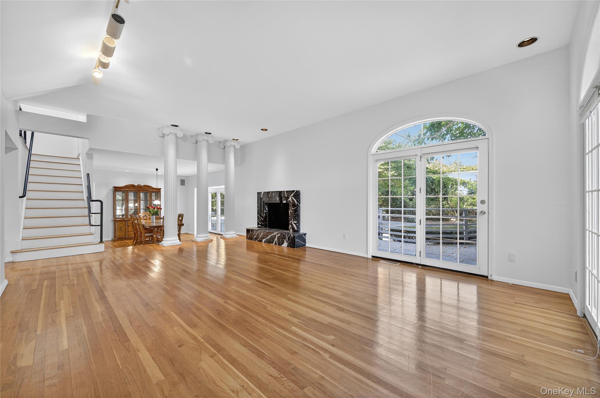 #6 photo, 39 Hummingbird Drive, ナッソー郡 East Hills , NY 11576