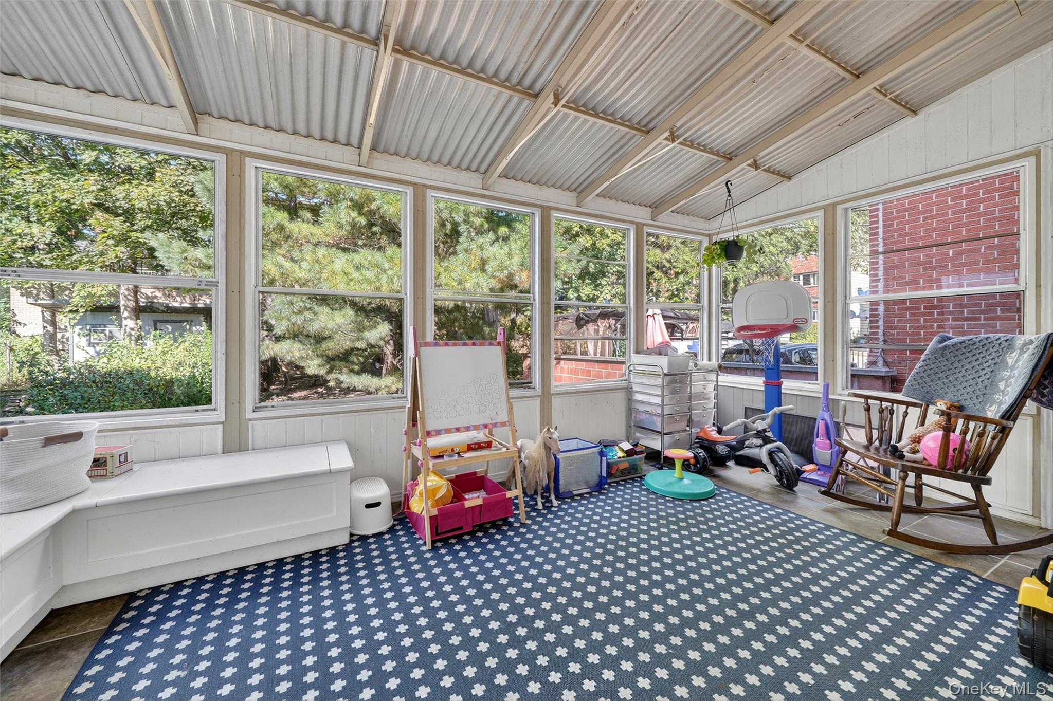 #12 photo, 305 W 259th Street, Bronx , NY 10471