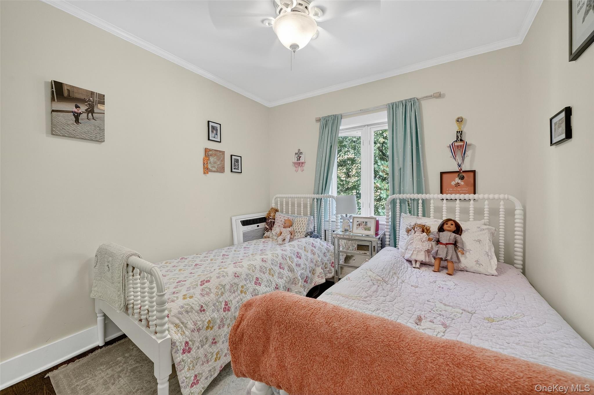 #13 photo, 305 W 259th Street, Bronx , NY 10471