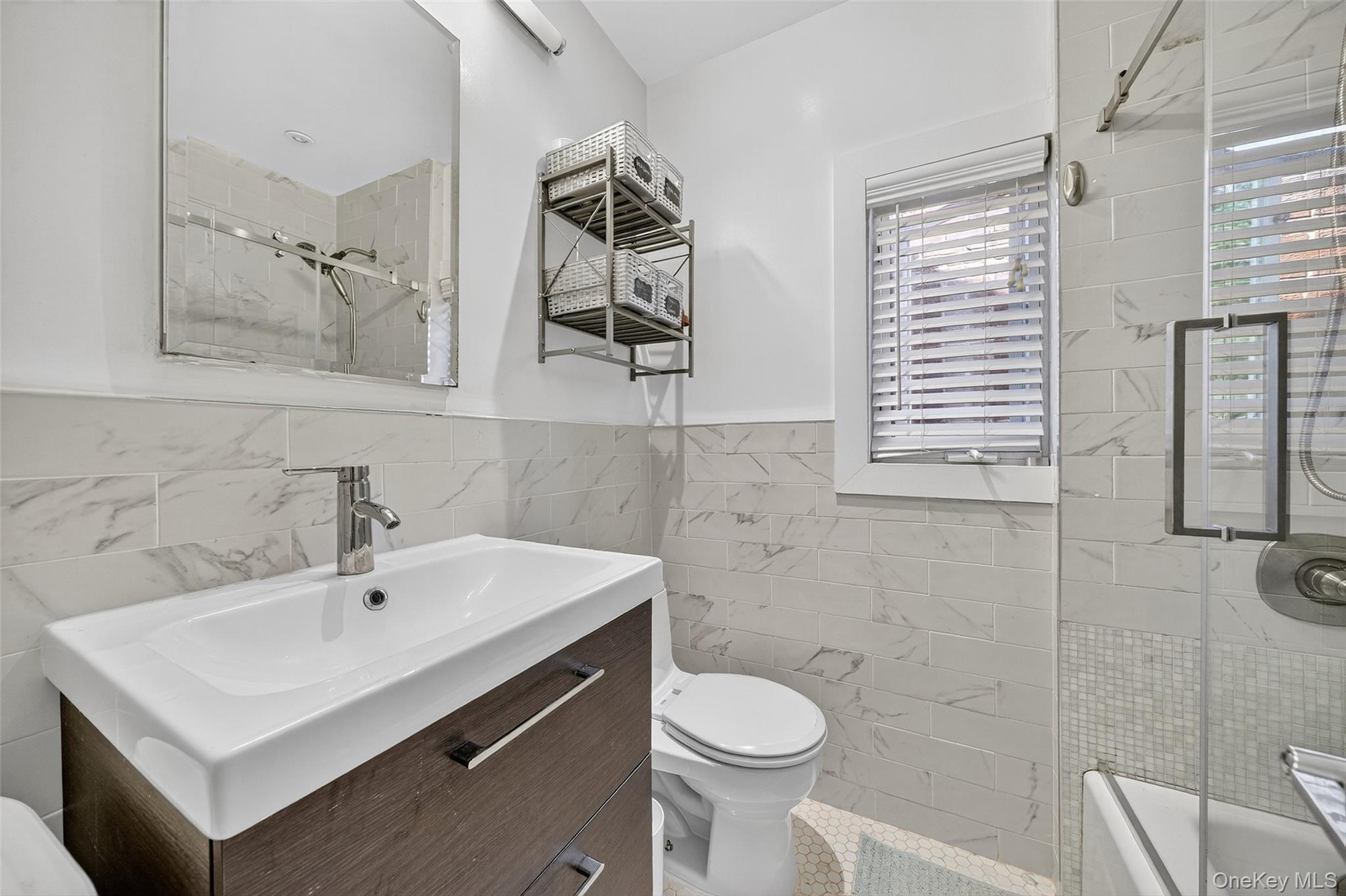 #17 photo, 305 W 259th Street, Bronx , NY 10471