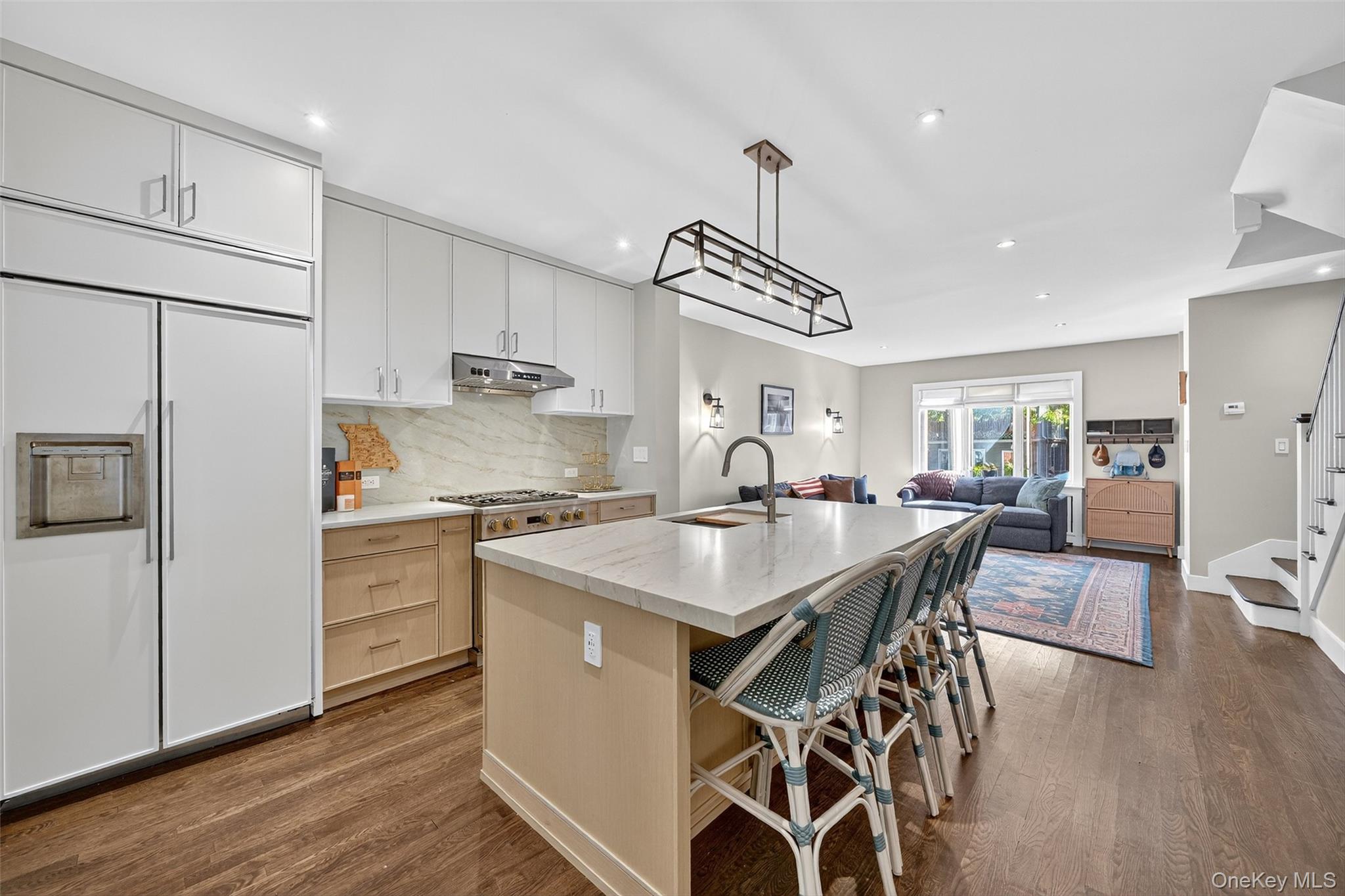 #6 photo, 305 W 259th Street, Bronx , NY 10471