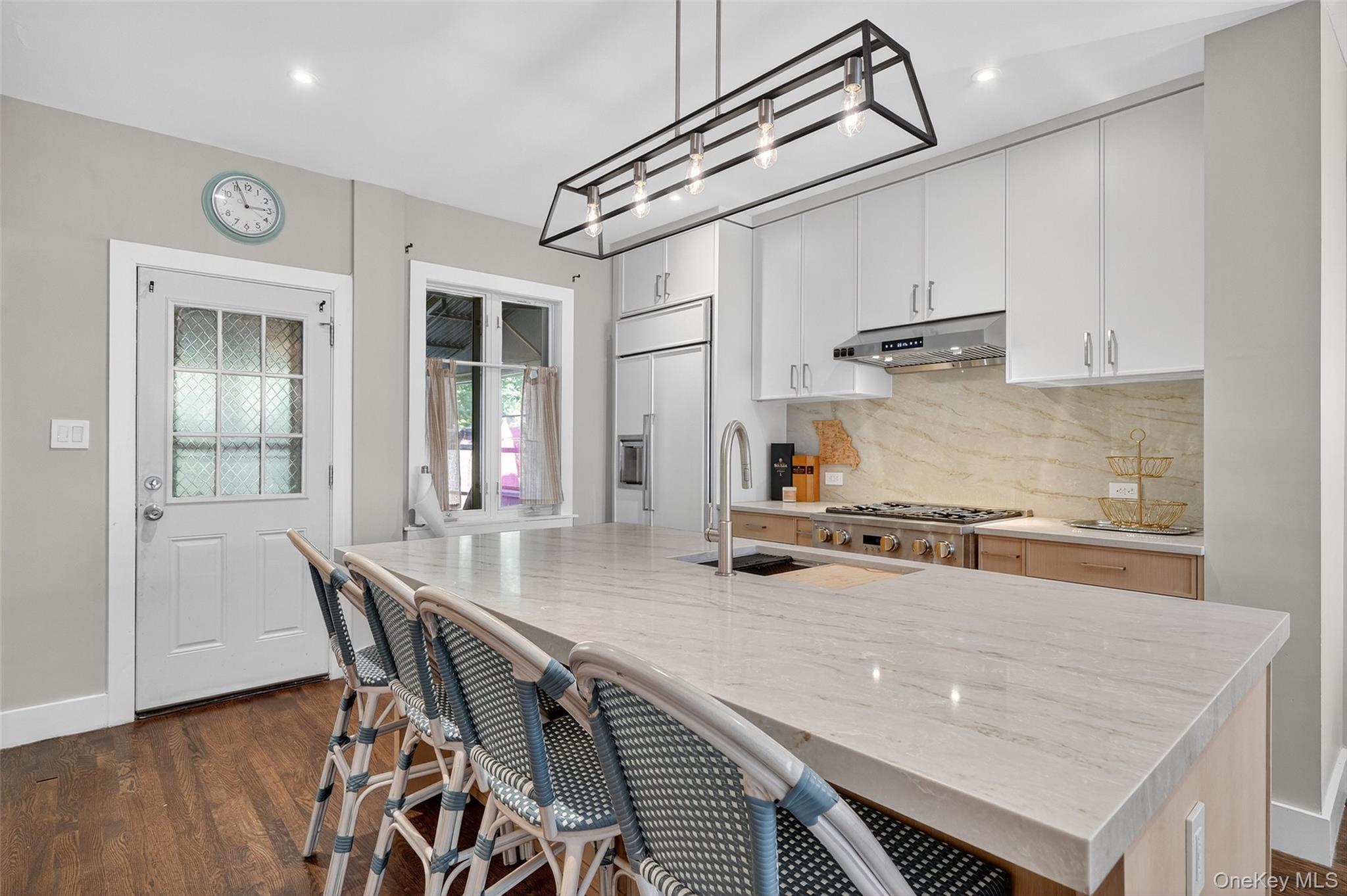 #9 photo, 305 W 259th Street, Bronx , NY 10471