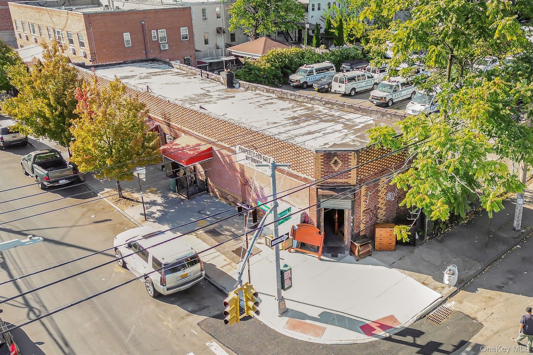 #2 photo, 425 Glenmore Avenue, ブルックリン区 Brooklyn , NY 11207