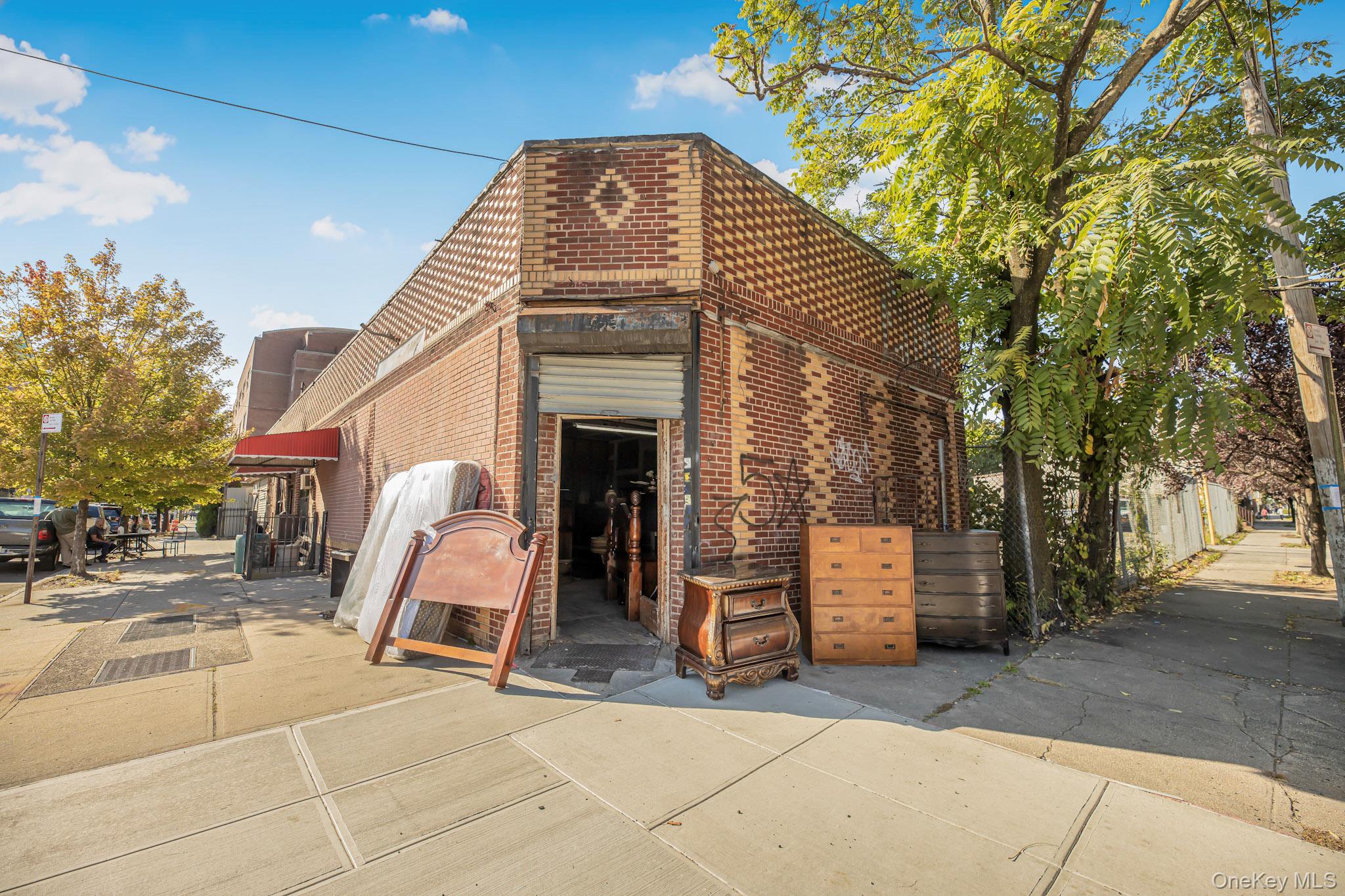 #3 photo, 425 Glenmore Avenue, ブルックリン区 Brooklyn , NY 11207