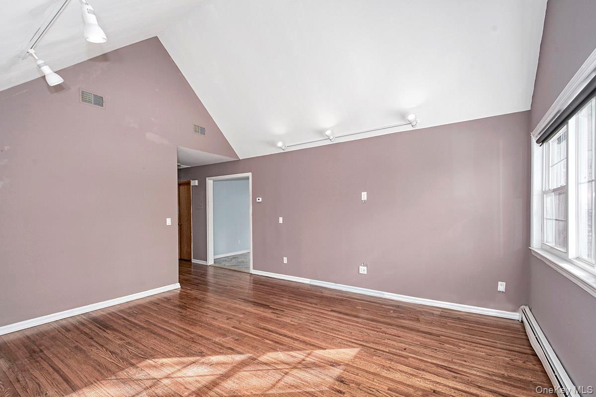 #4 photo, 50 Custis Avenue, White Plains , NY 10603