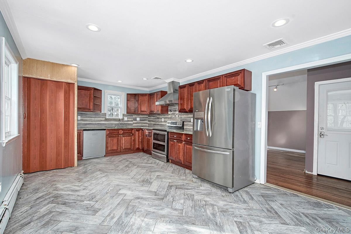 #7 photo, 50 Custis Avenue, White Plains , NY 10603