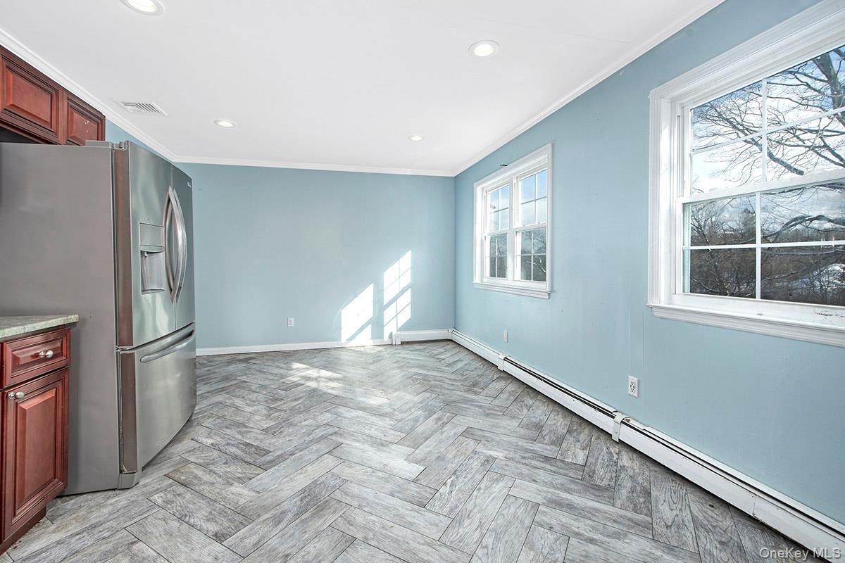 #8 photo, 50 Custis Avenue, White Plains , NY 10603