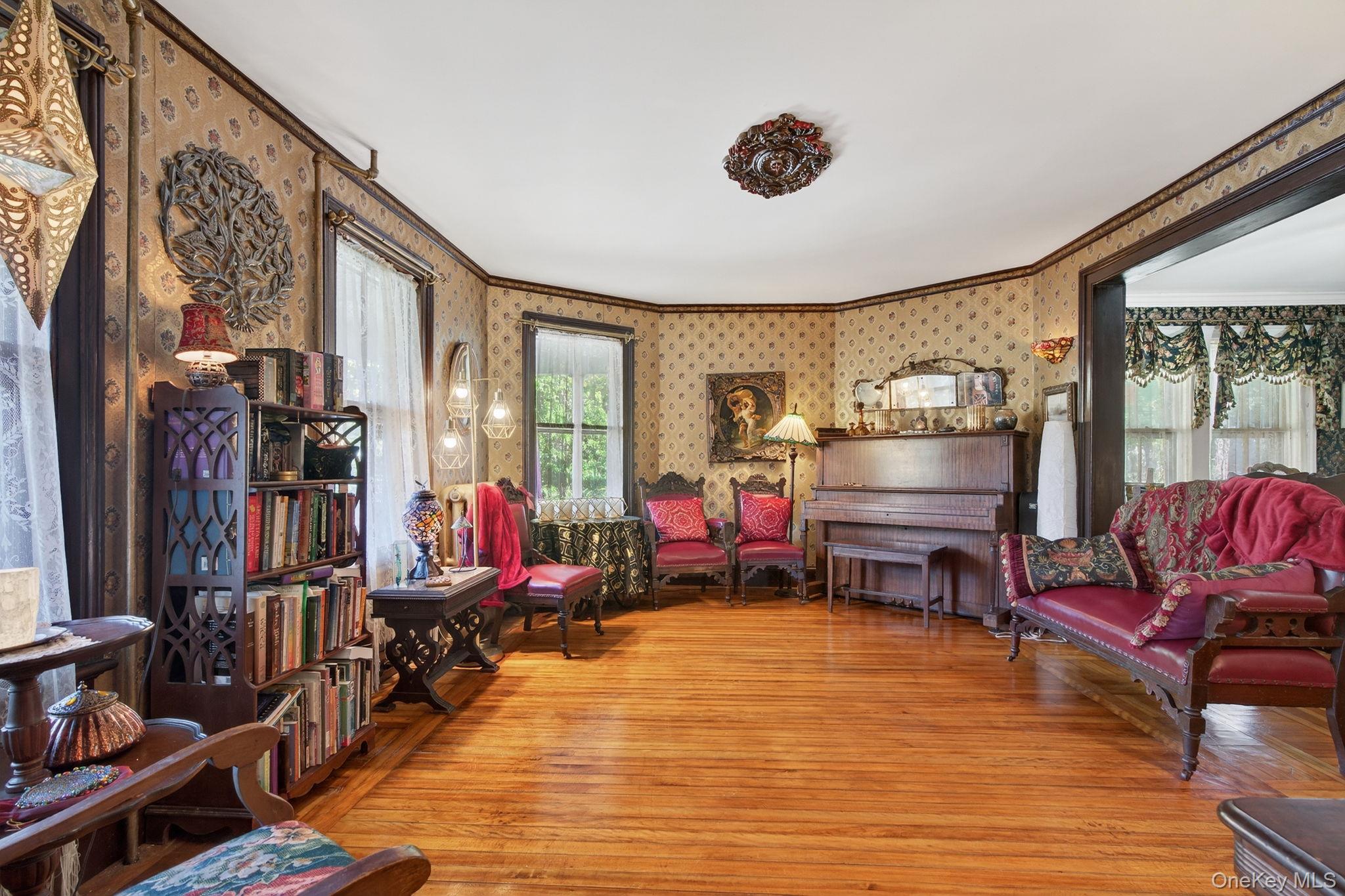 #7 photo, 4 Railroad Avenue, Staatsburg , NY 12580