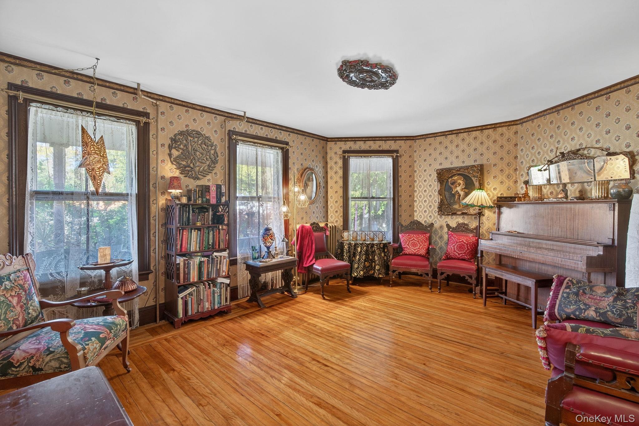 #8 photo, 4 Railroad Avenue, Staatsburg , NY 12580