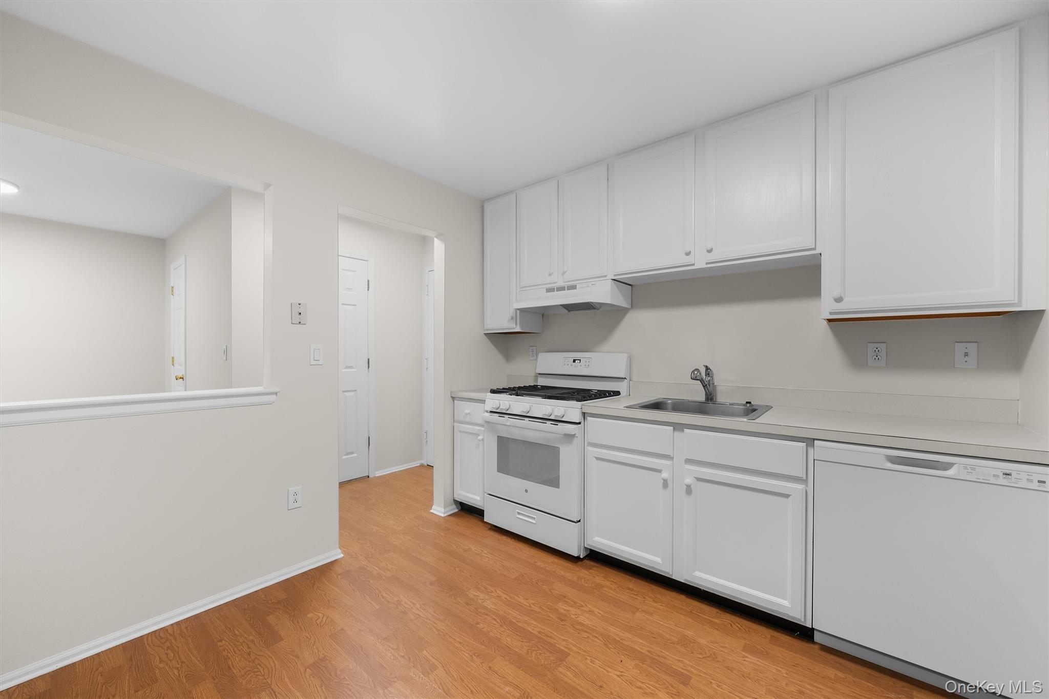 #8 photo, 10-12 Chestnut Street, Suffern , NY 10901