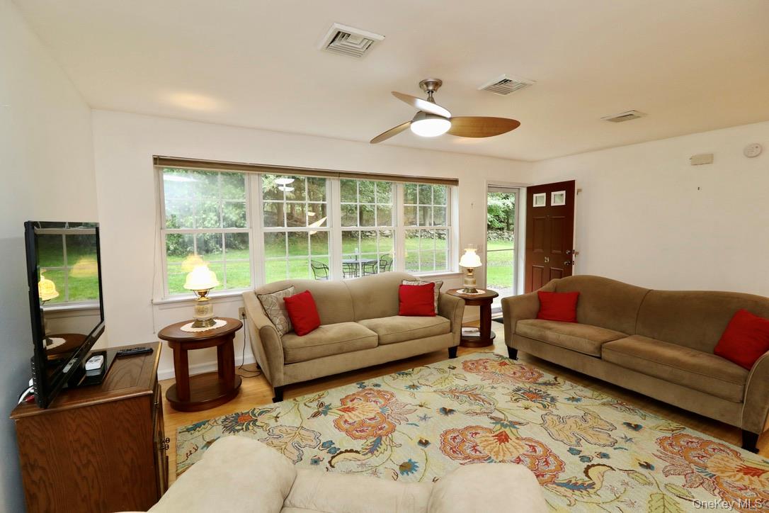 #7 photo, 29 Lamplight Street, Beacon , NY 12508