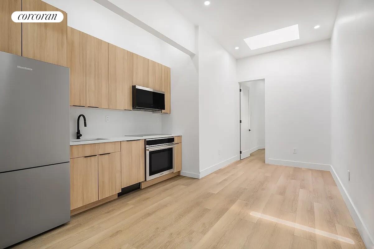 #1 photo, Brooklyn, East Williamsburg , NY 11206