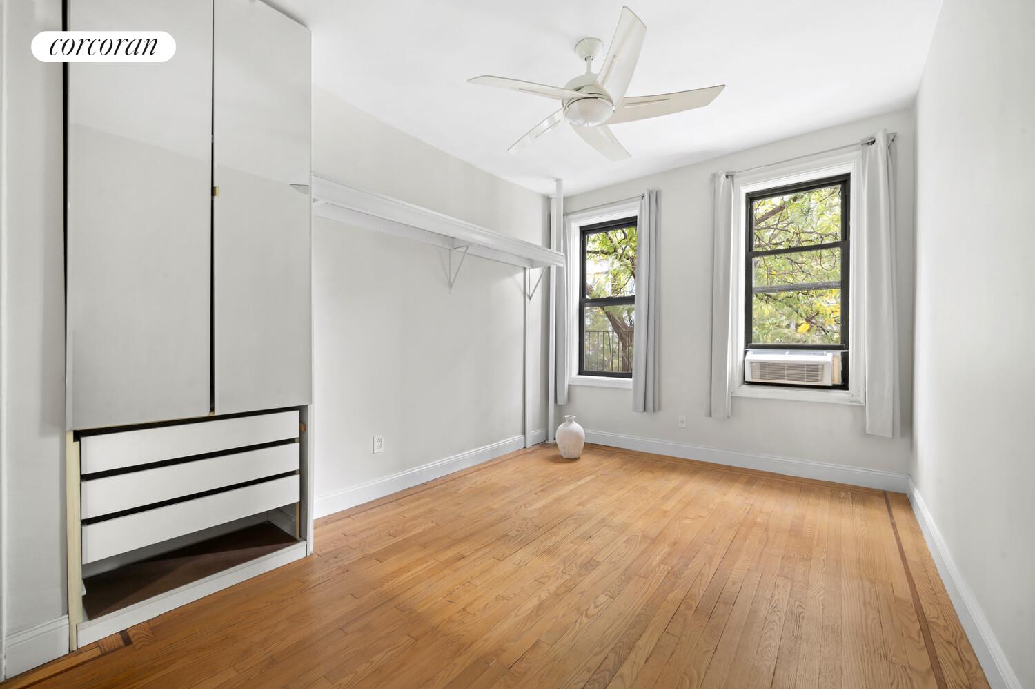 #3 photo, 461 W 44TH Street, マンハッタン Hells Kitchen , NY 10036