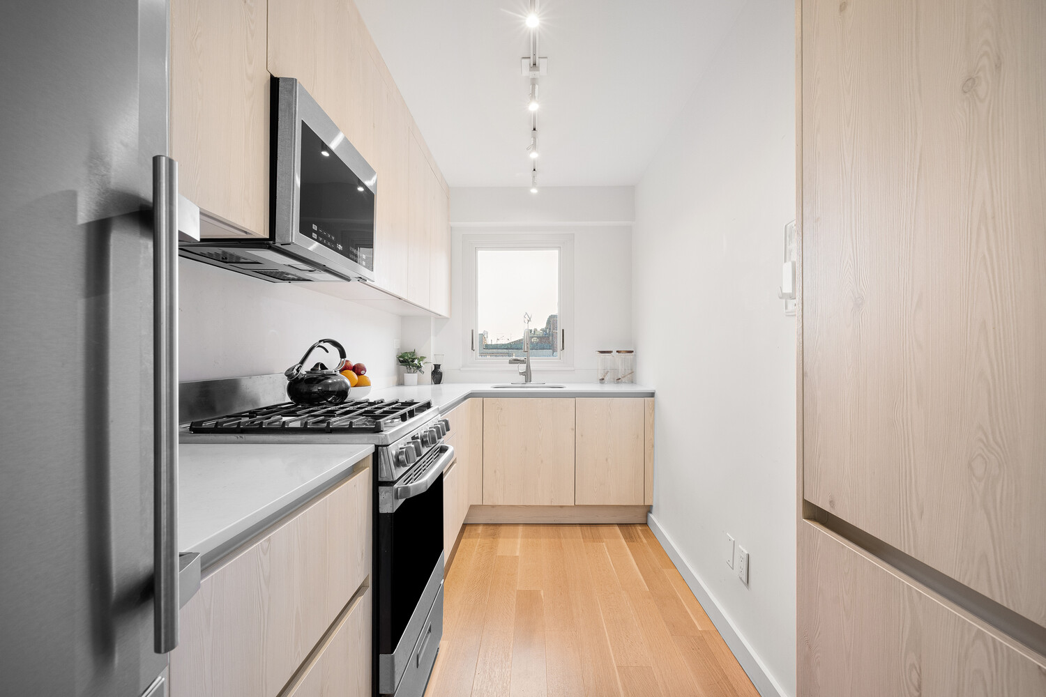 #4 photo, 520 E 76TH Street, マンハッタン Lenox Hill , NY 10021