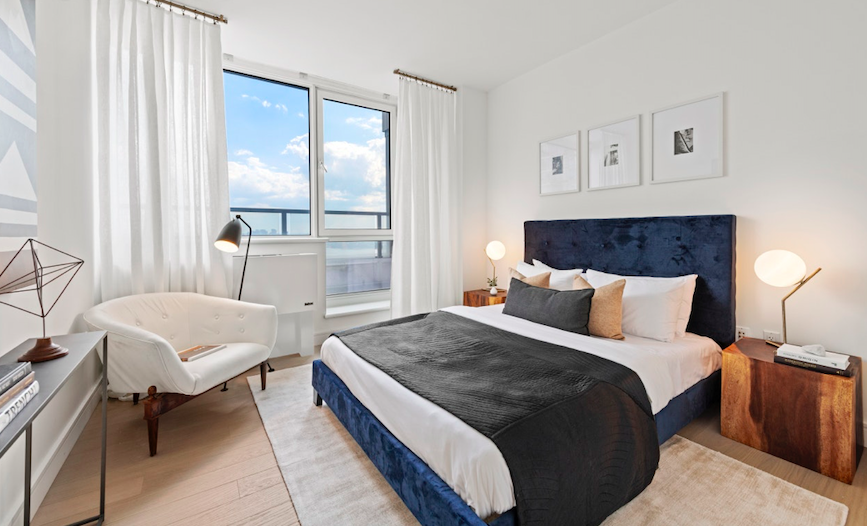 #8 photo, 635 W 42ND Street, マンハッタン Hells Kitchen , NY 10036