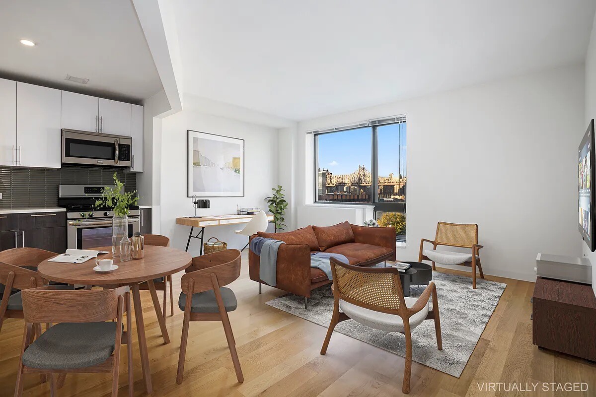 #1 photo, Hunters Point, Hunters Point , NY 11101