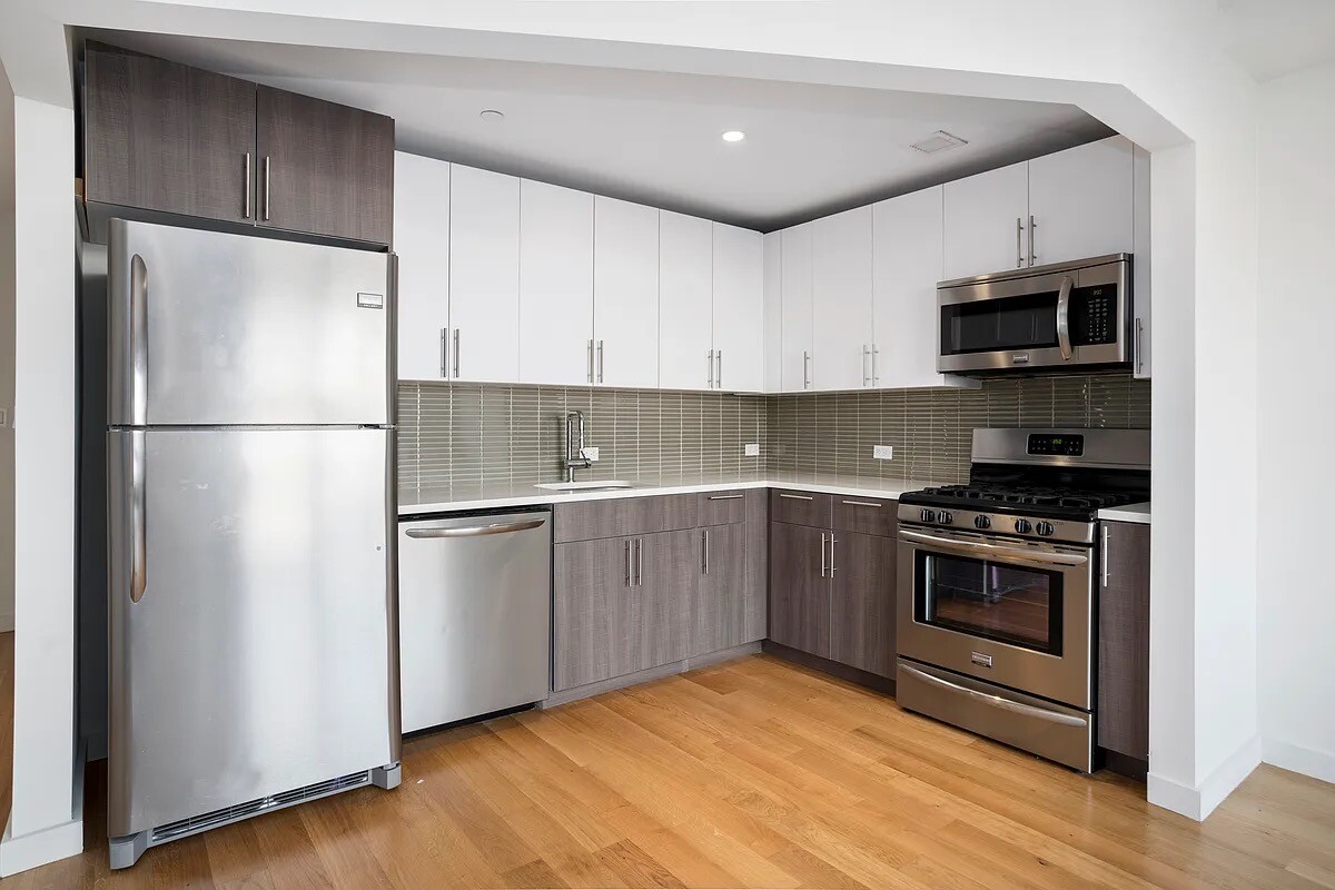 #7 photo, Hunters Point, Hunters Point , NY 11101