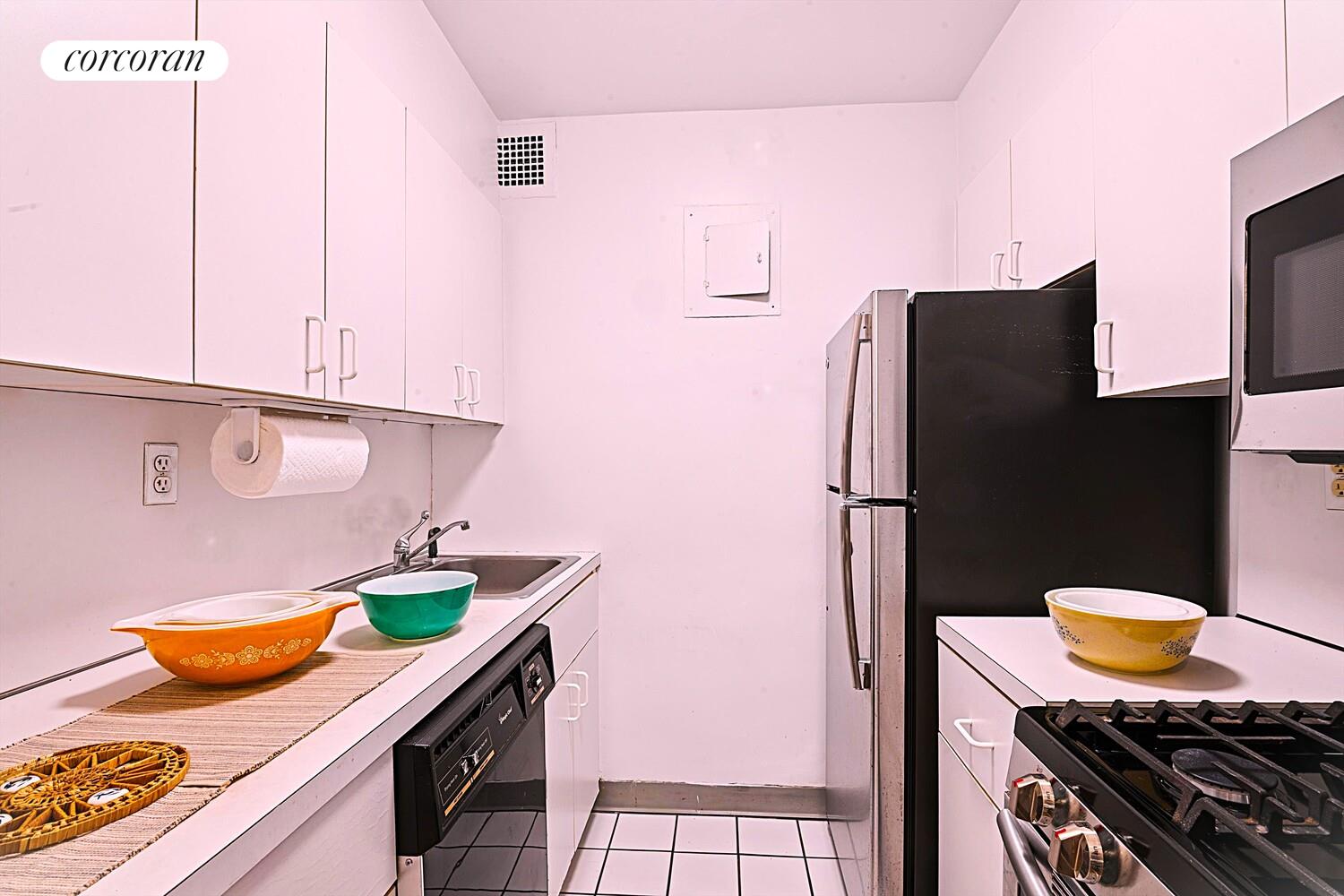 #11 photo, 155 E 34TH Street, Murray Hill , NY 10016