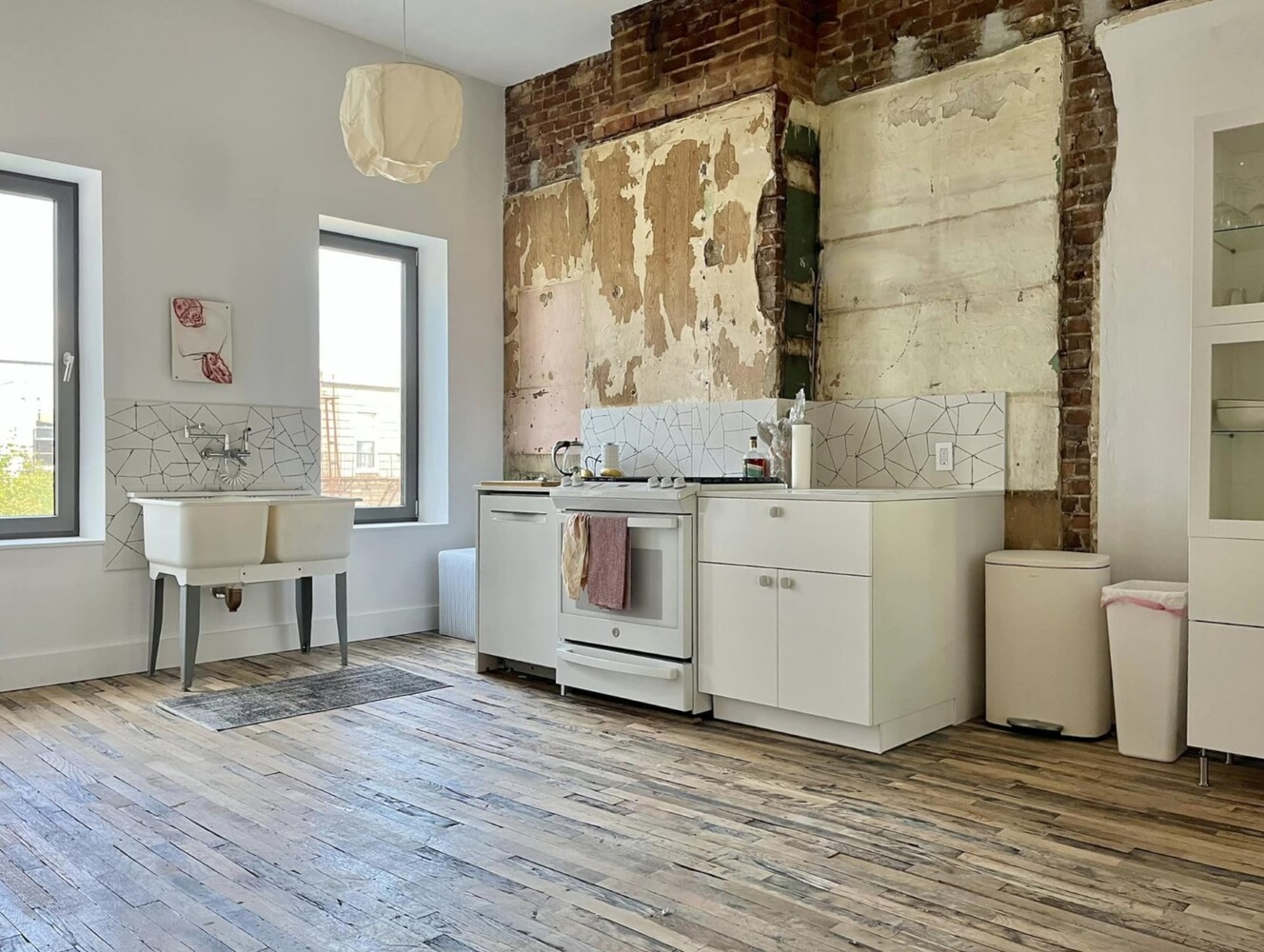 #3 photo, 285A KINGSLAND Avenue, Greenpoint , NY 11222