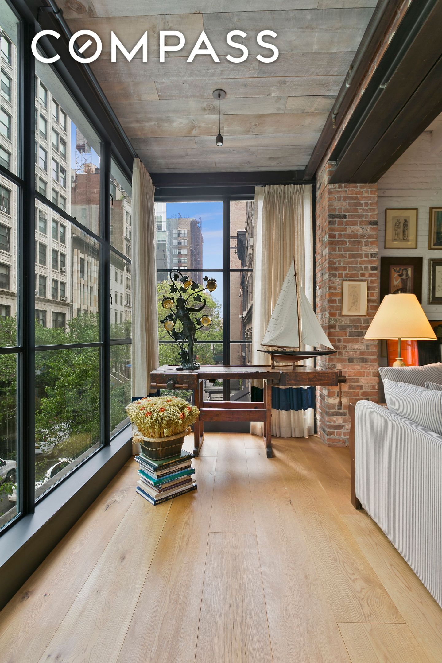 #13 photo, 10 E 22nd Street, Flatiron , NY 10010