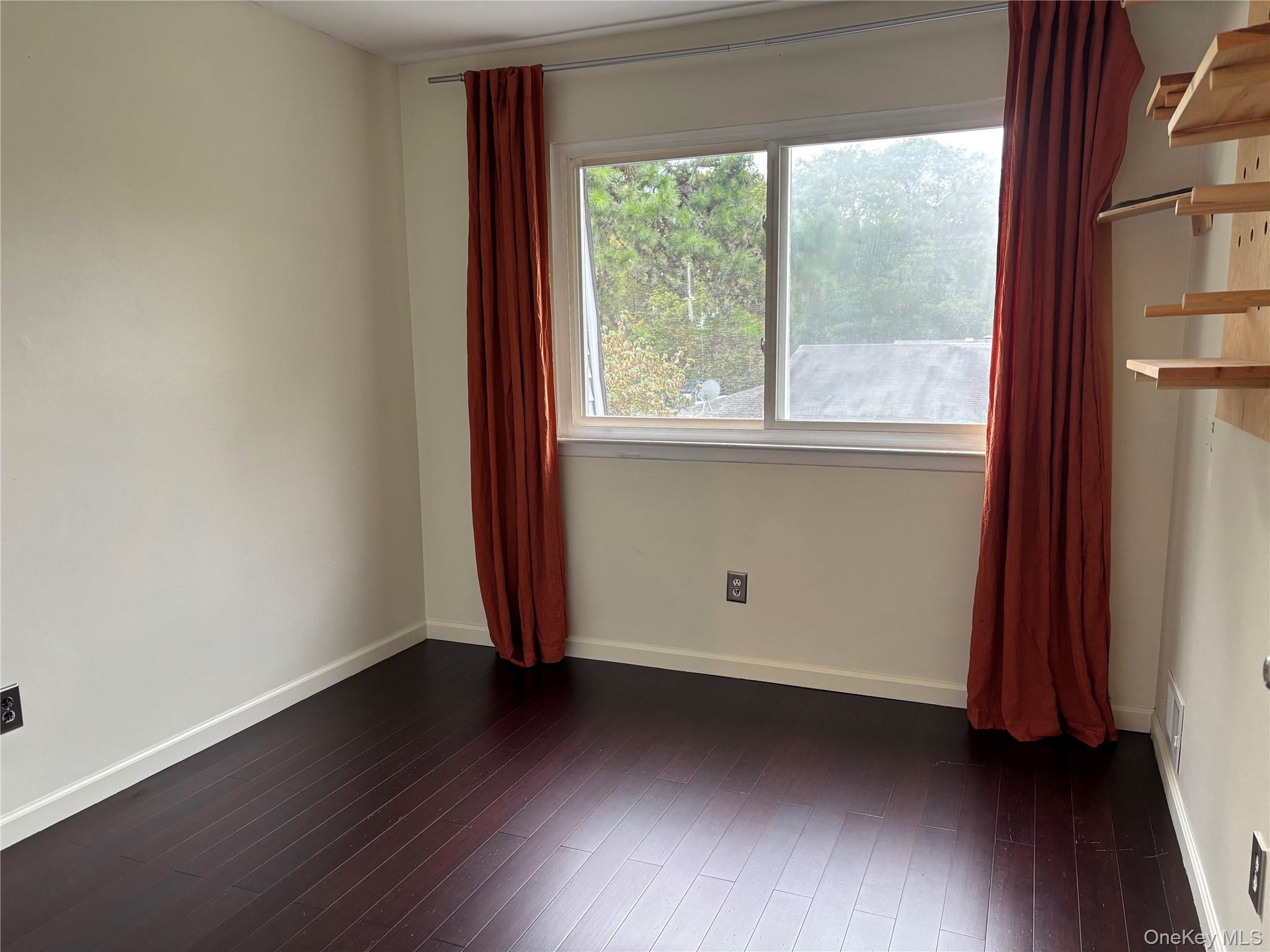 #17 photo, 89 Storm Drive, サフォーク郡 Holtsville , NY 11742