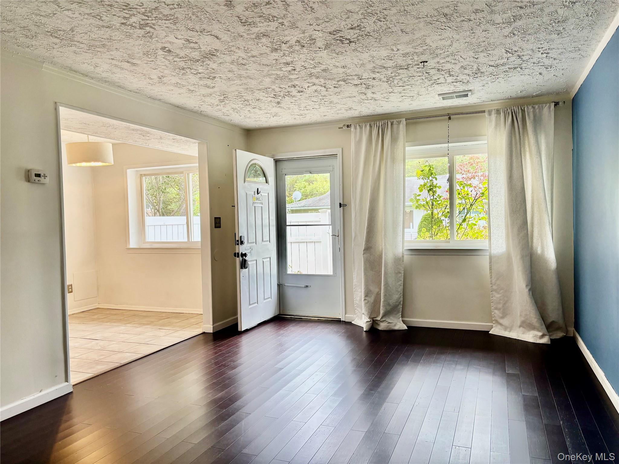 #3 photo, 89 Storm Drive, サフォーク郡 Holtsville , NY 11742