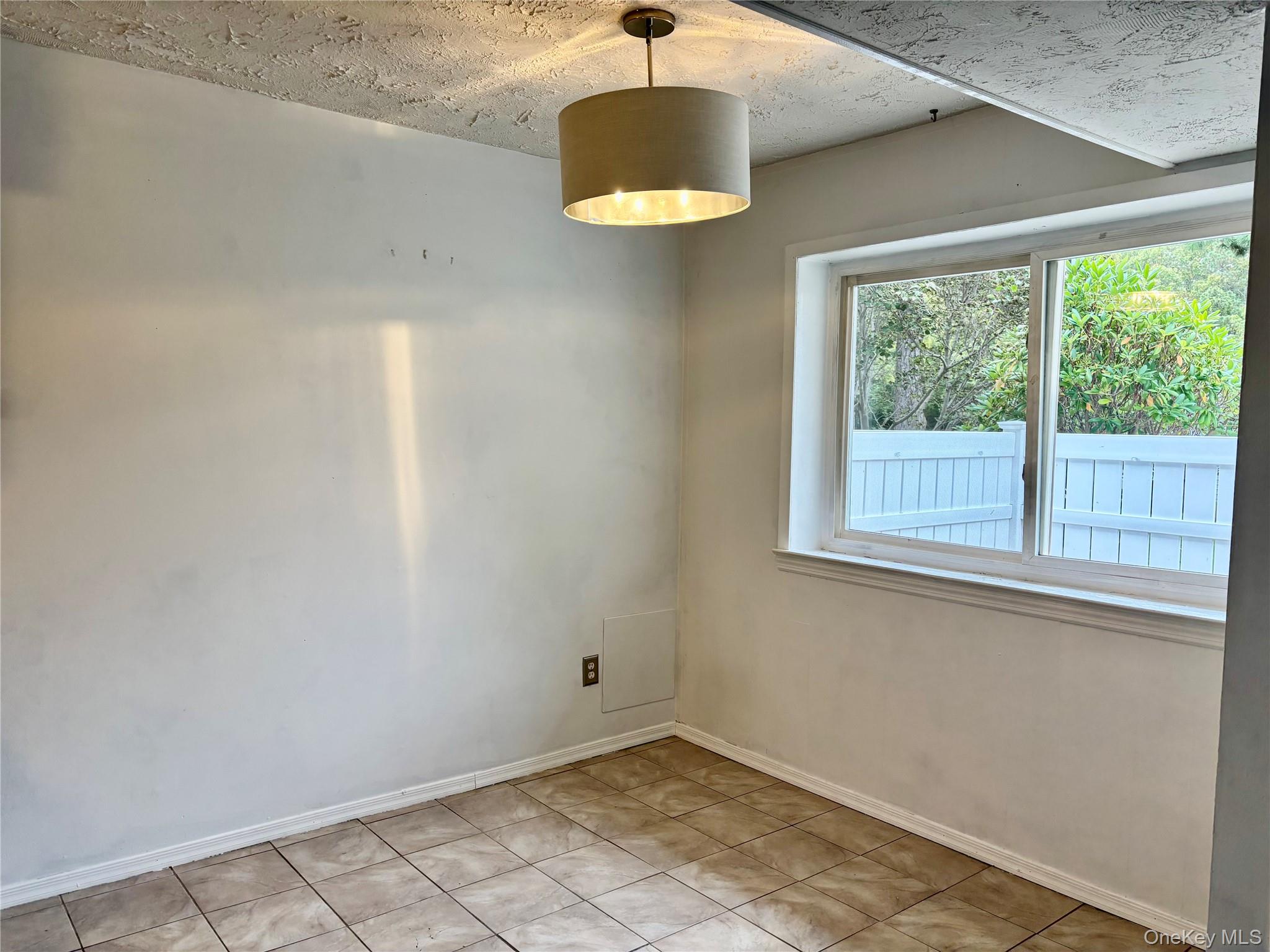 #9 photo, 89 Storm Drive, サフォーク郡 Holtsville , NY 11742