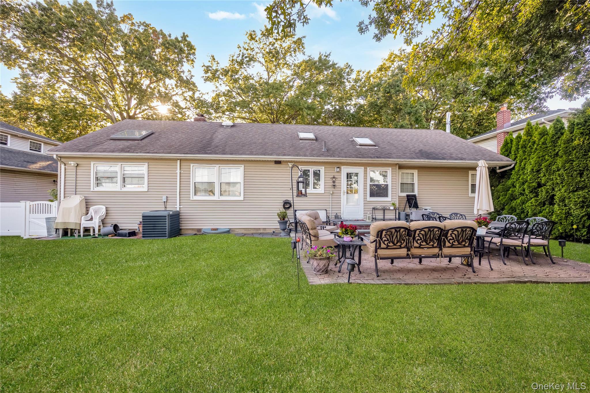 #11 photo, 209 Brompton Road, Garden City , NY 11530