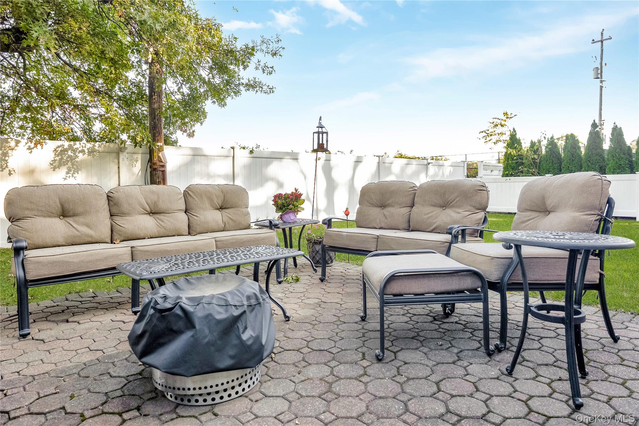 #17 photo, 209 Brompton Road, Garden City , NY 11530