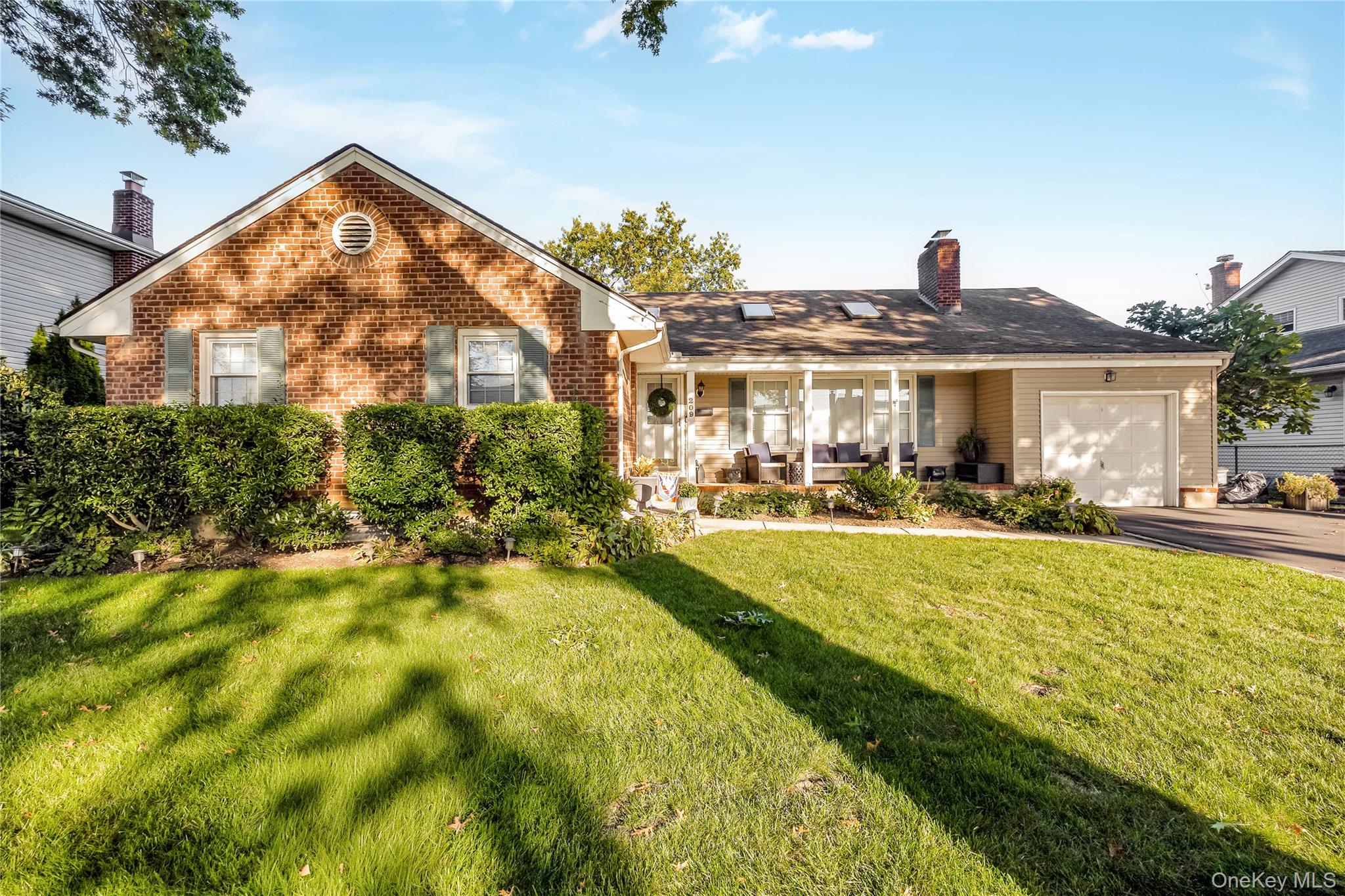 #2 photo, 209 Brompton Road, Garden City , NY 11530