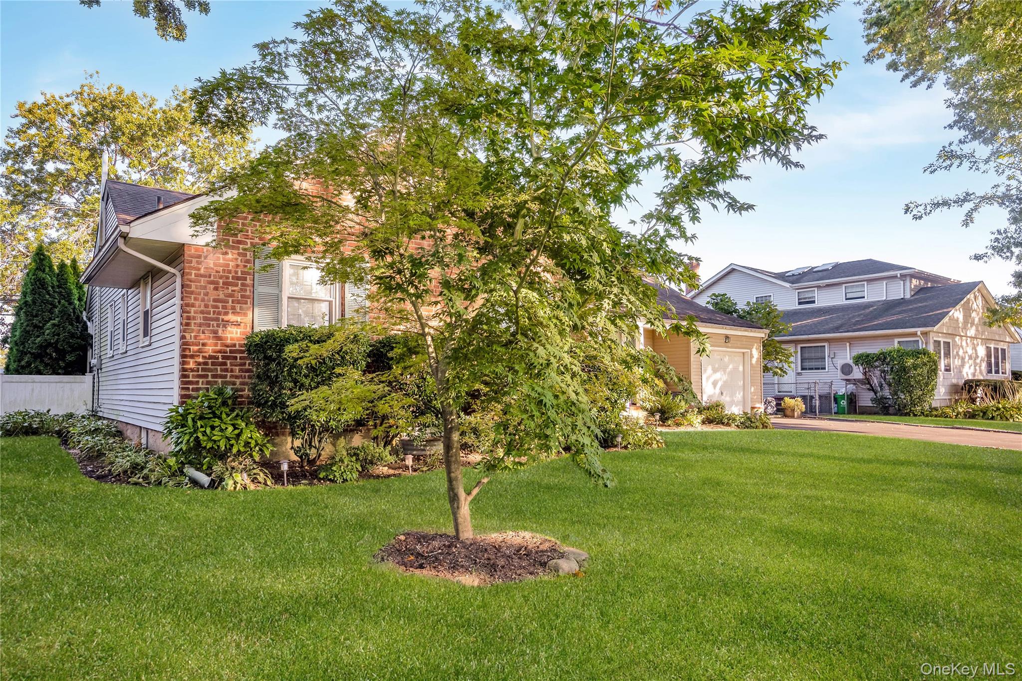 #5 photo, 209 Brompton Road, Garden City , NY 11530