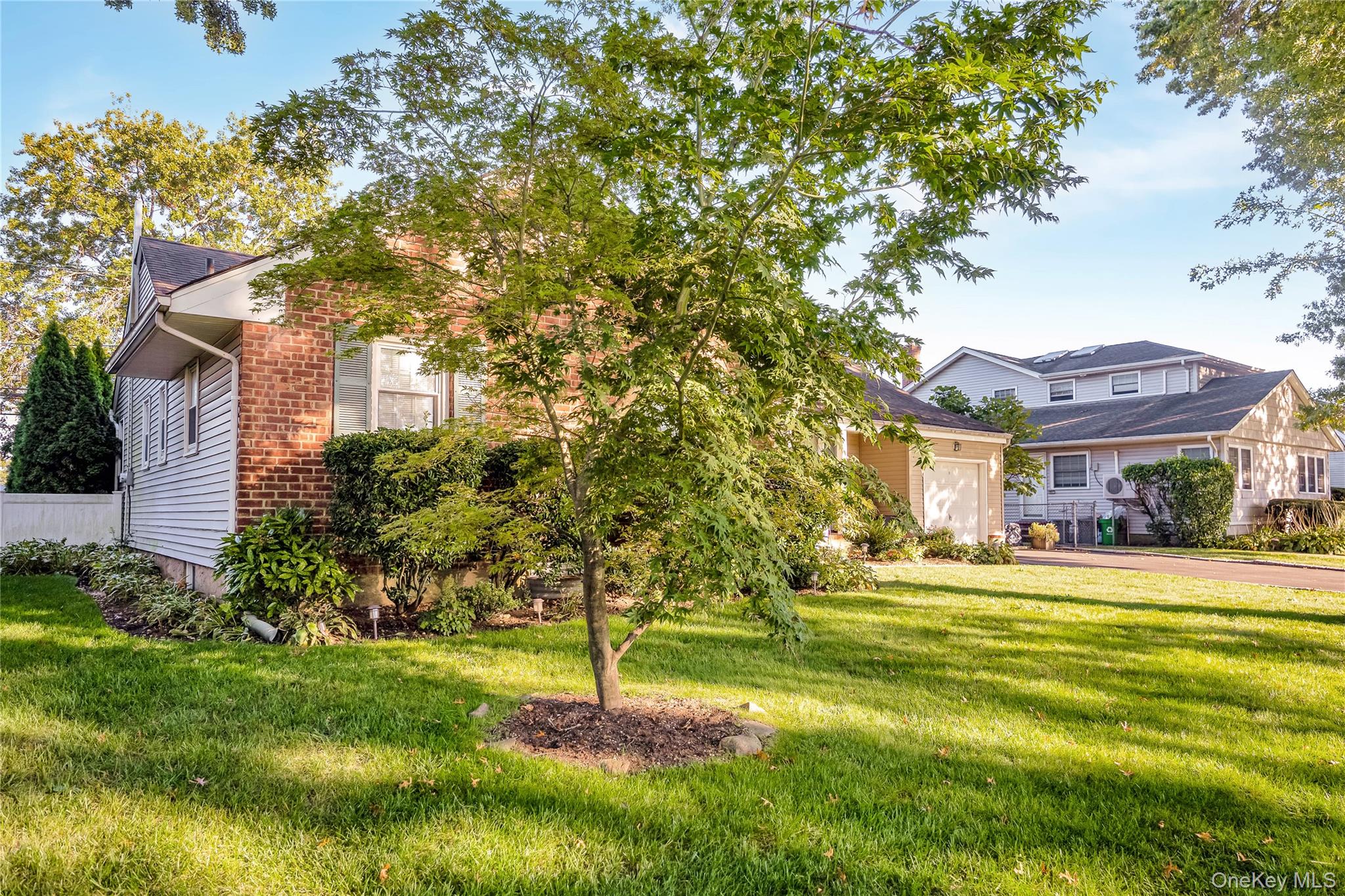 #6 photo, 209 Brompton Road, Garden City , NY 11530