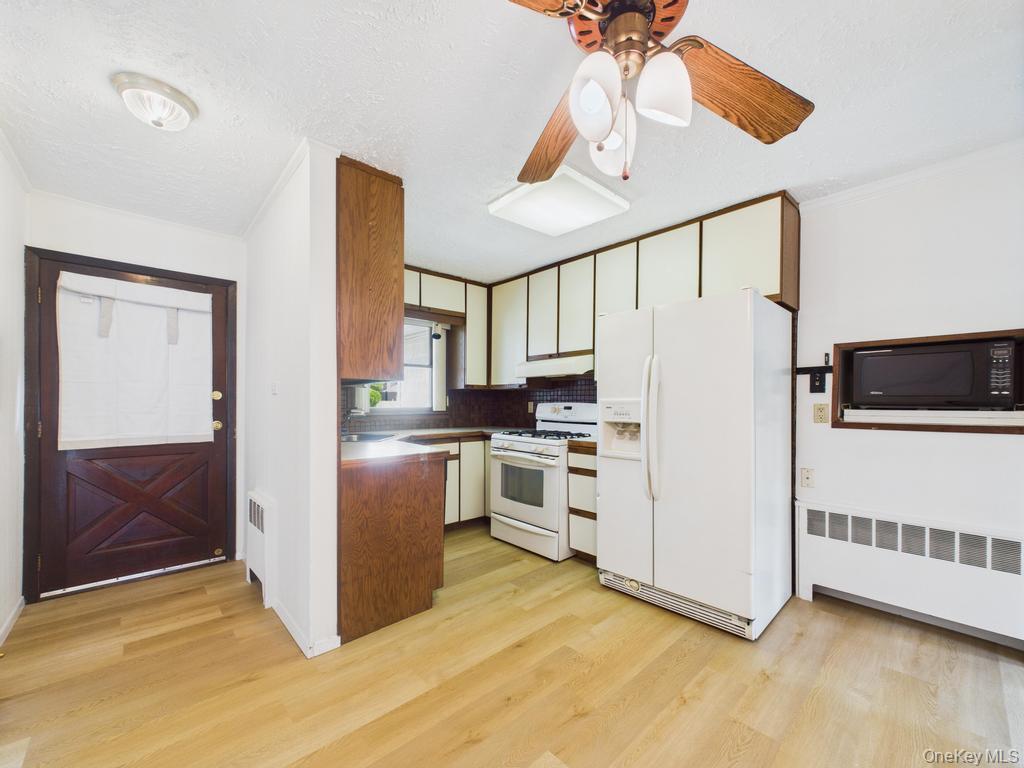 #10 photo, 408 Briarwood Road, Massapequa , NY 11758