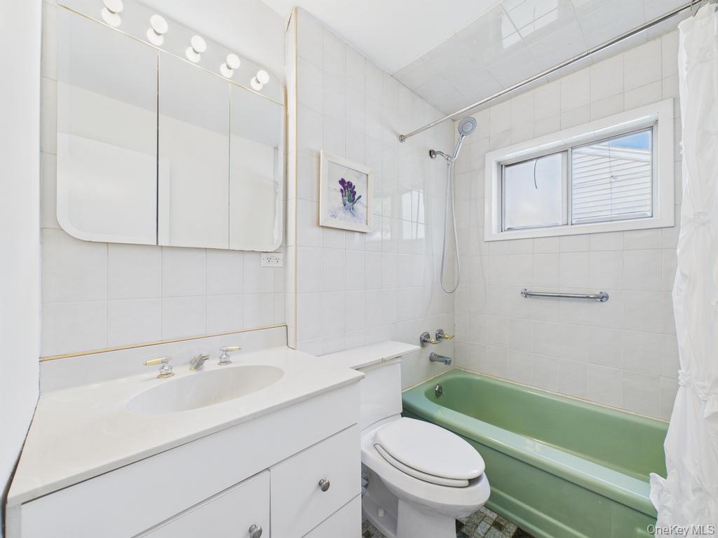 #17 photo, 408 Briarwood Road, Massapequa , NY 11758