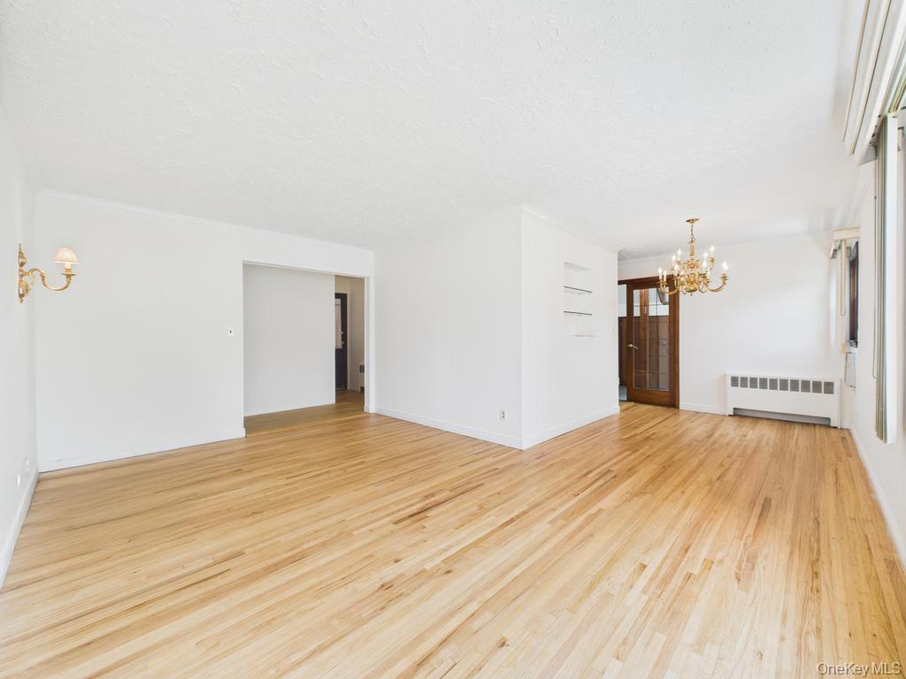 #4 photo, 408 Briarwood Road, Massapequa , NY 11758