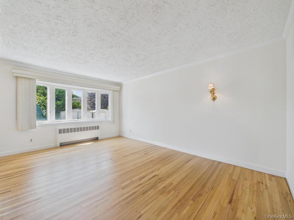 #5 photo, 408 Briarwood Road, Massapequa , NY 11758