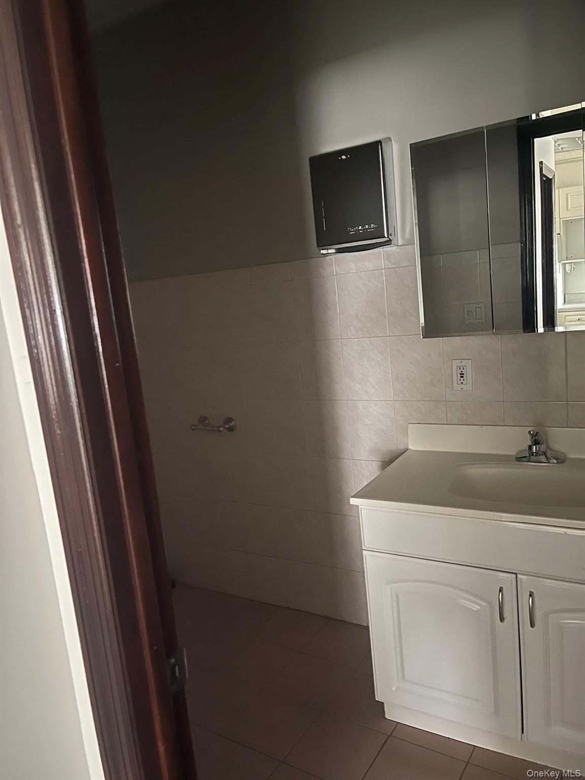 #7 photo, 18-20 130th Street, クイーンズ区 College Point , NY 11356